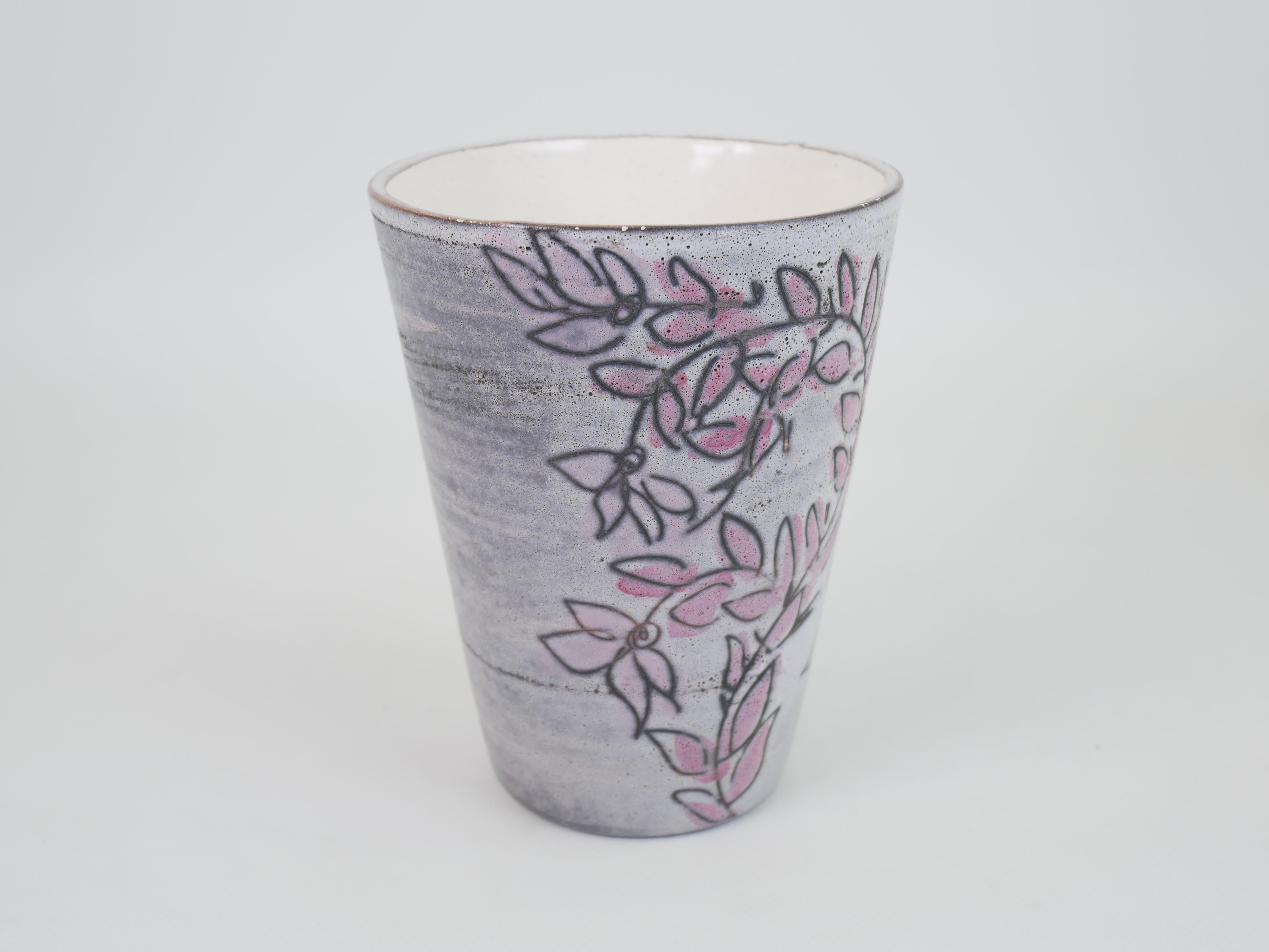 Charmant vase en céramique de Roger Capron avec motifs floraux en vente 1