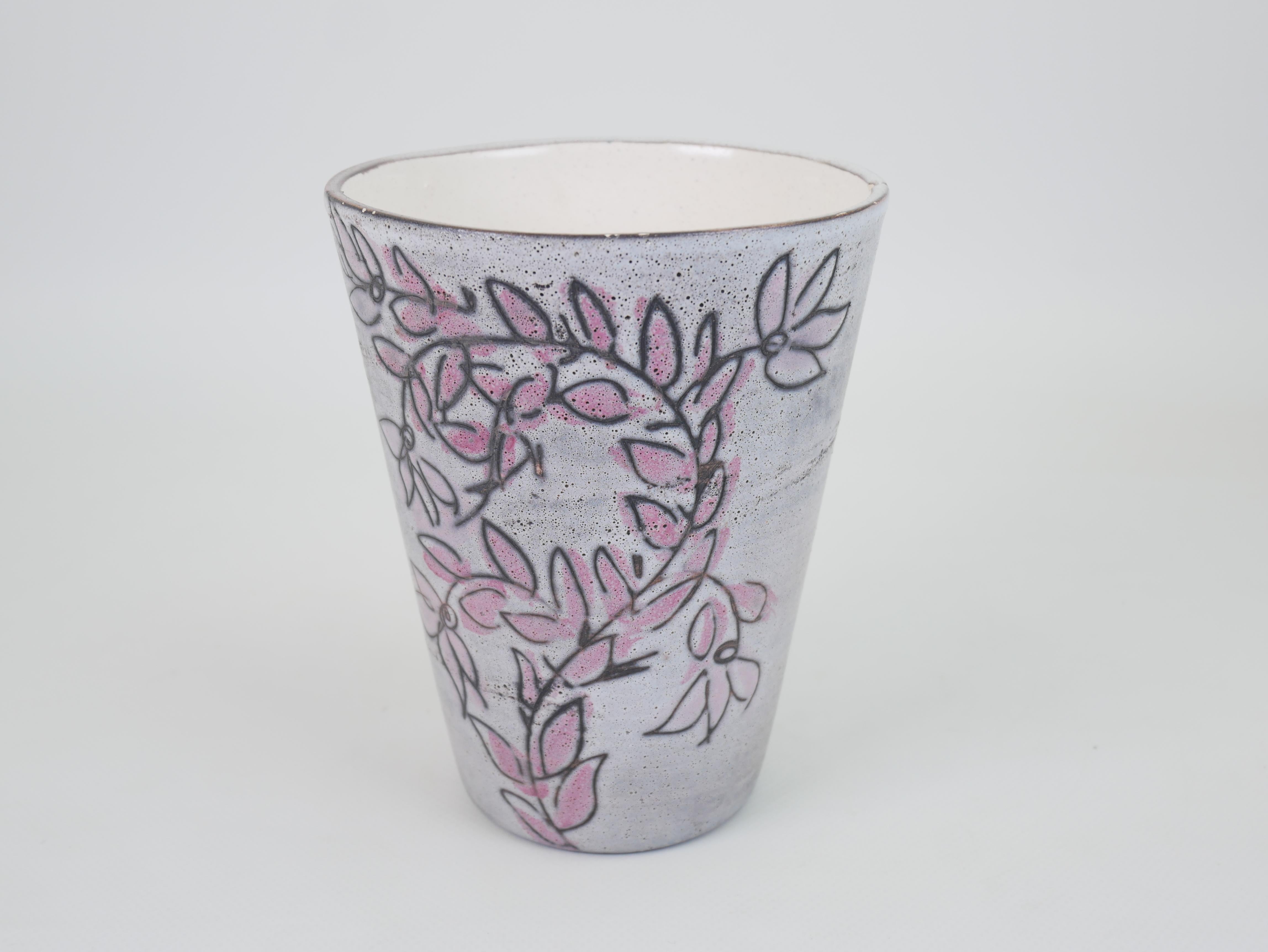Charmant vase en céramique de Roger Capron avec motifs floraux en vente 2