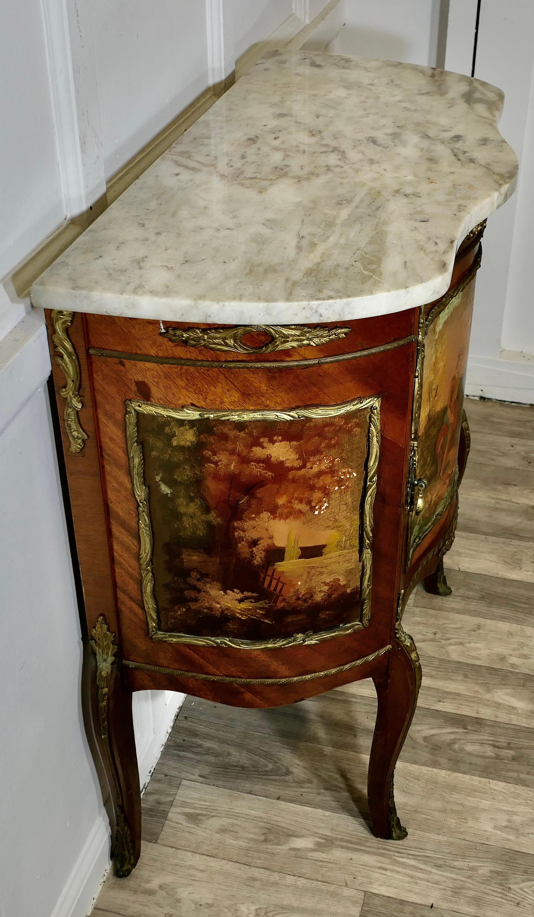 Encantador mueble auxiliar o de música Vernis Martin en venta 1