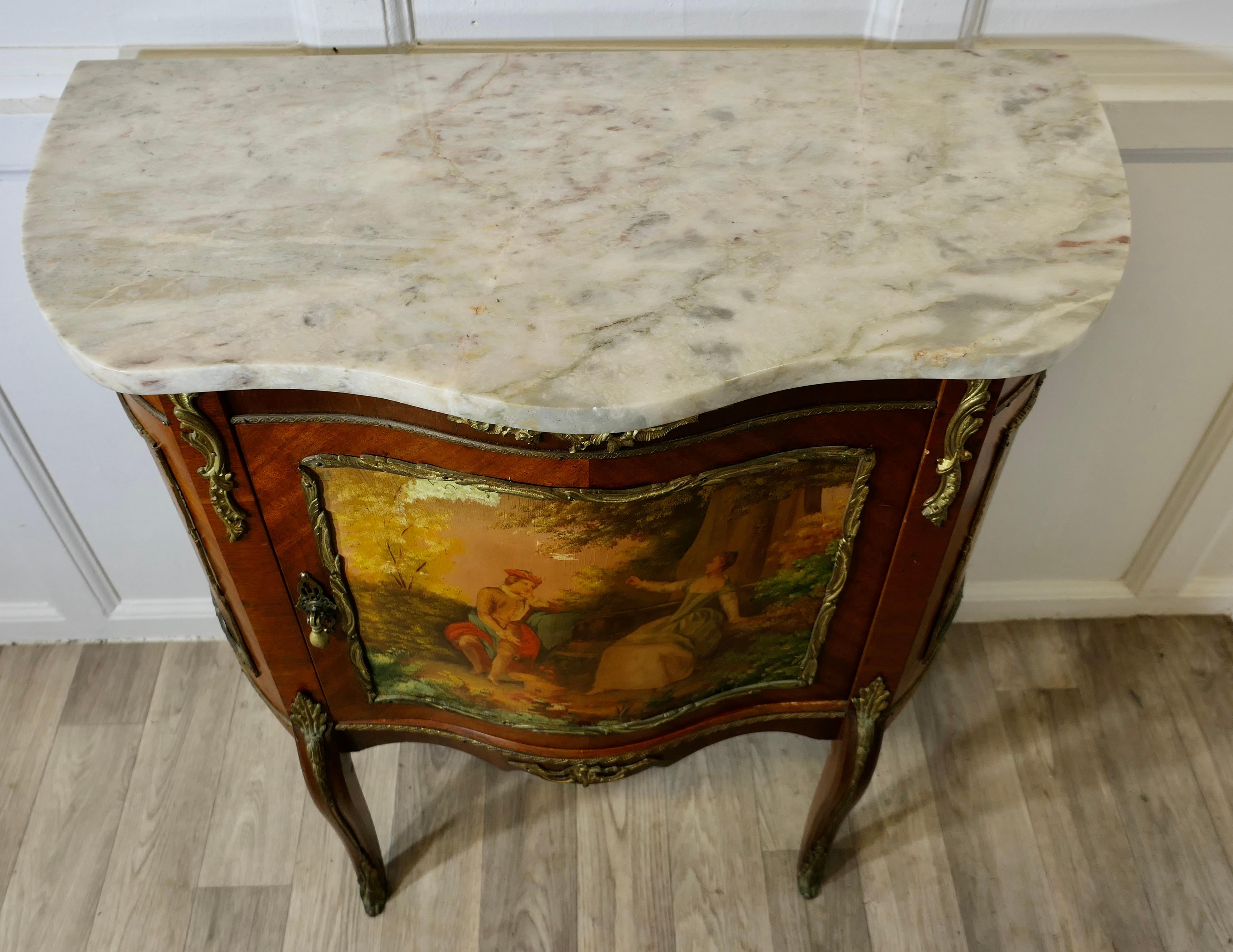 Encantador mueble auxiliar o de música Vernis Martin en venta 2