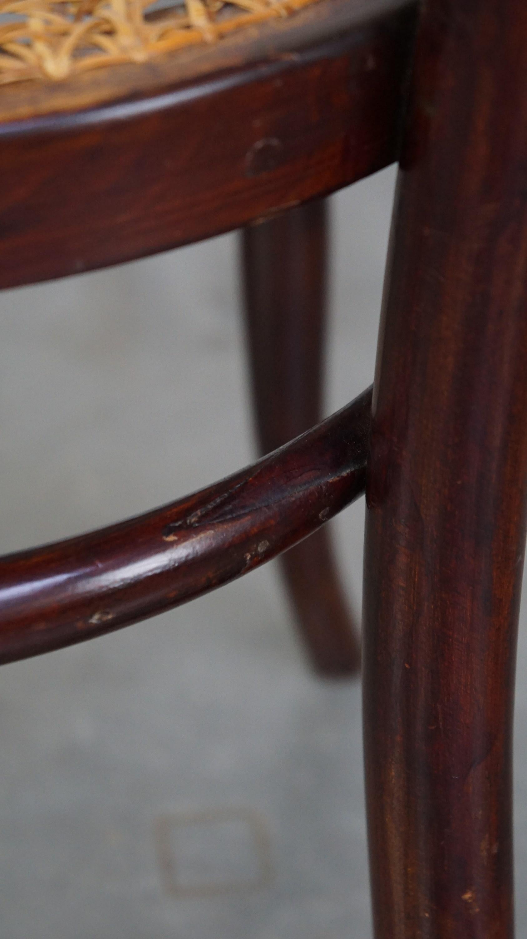 Charmanter, sehr eleganter Vintage-Esszimmer-/Bistrostuhl im Thonet-Design im Angebot 3