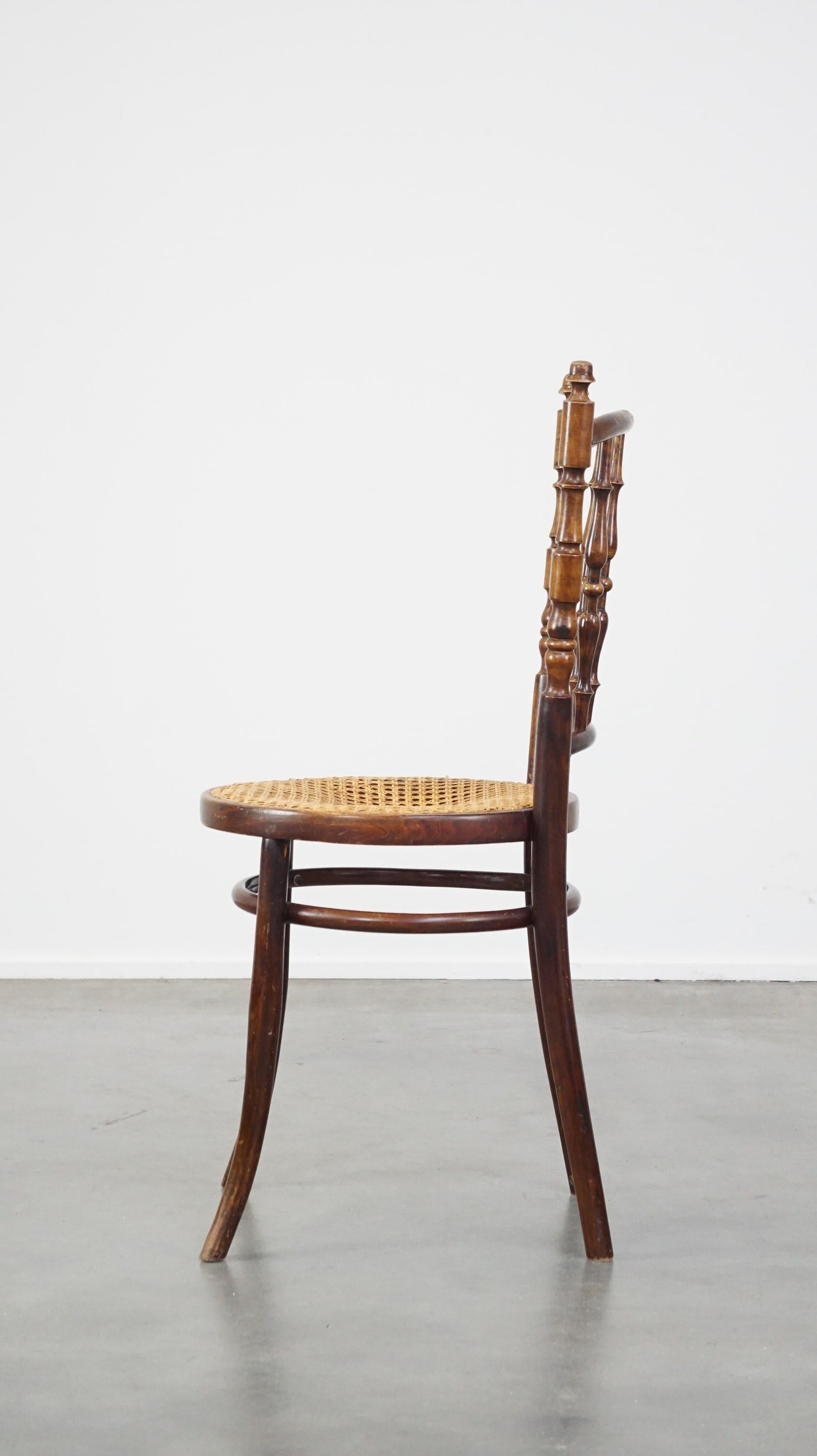 Charmanter, sehr eleganter Vintage-Esszimmer-/Bistrostuhl im Thonet-Design im Zustand „Relativ gut“ im Angebot in Harderwijk, NL