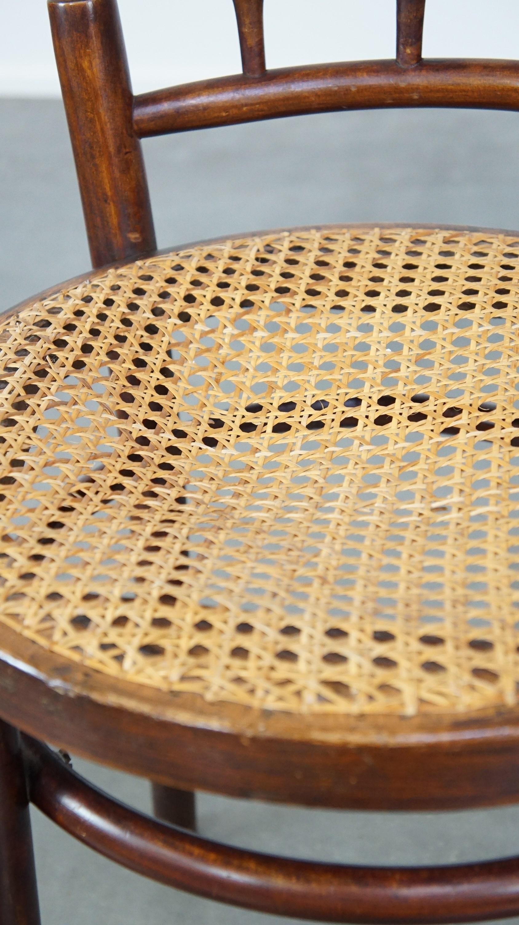 Charmanter, sehr eleganter Vintage-Esszimmer-/Bistrostuhl im Thonet-Design im Angebot 1