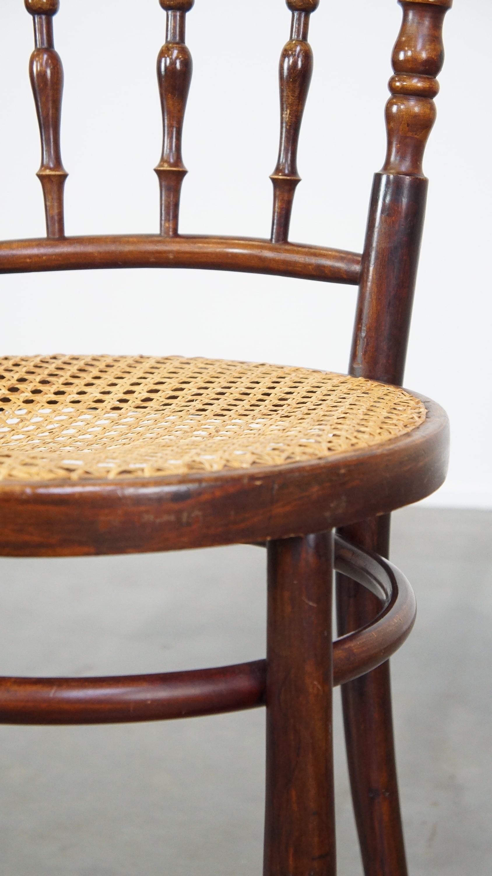 Charmanter, sehr eleganter Vintage-Esszimmer-/Bistrostuhl im Thonet-Design im Angebot 2