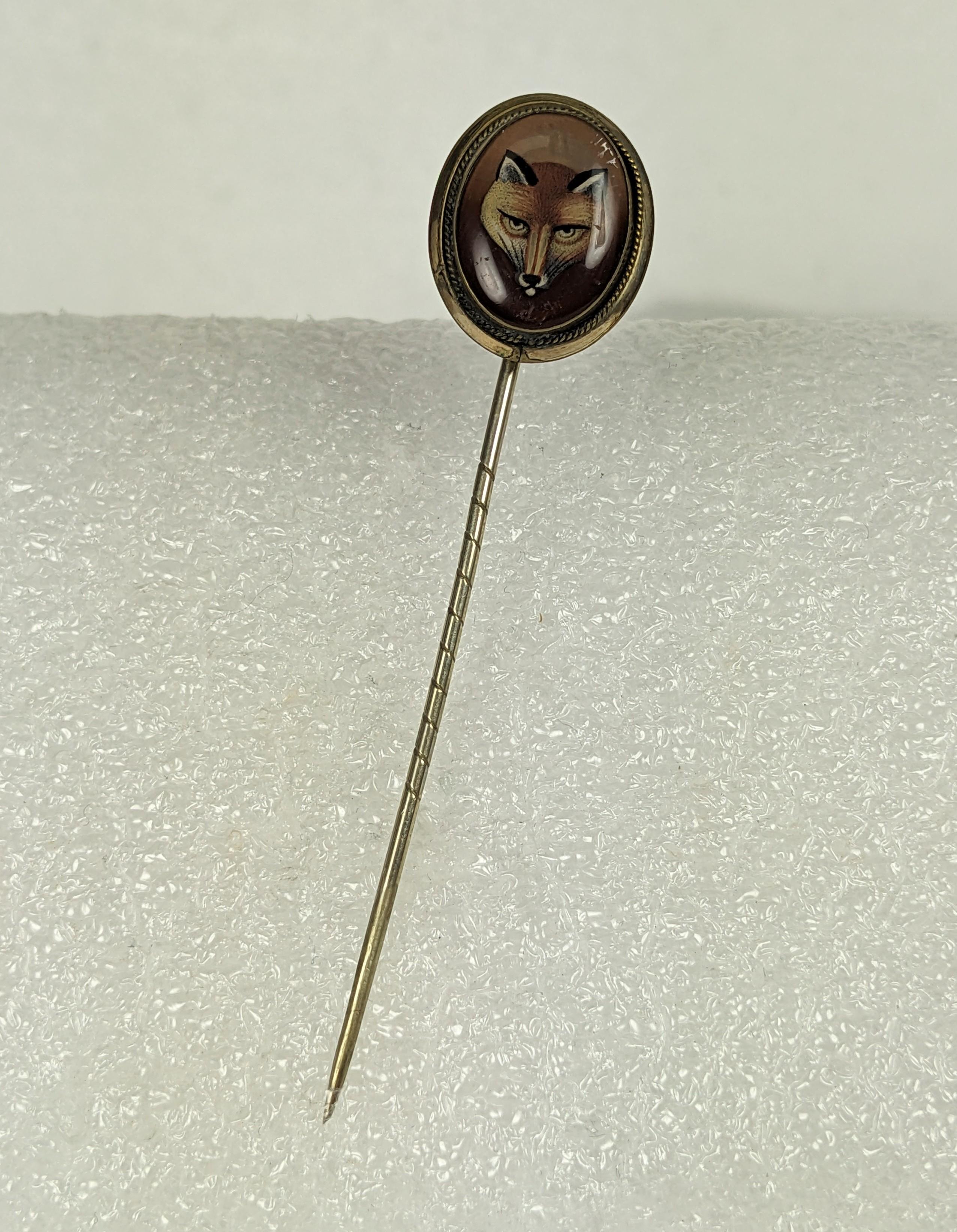 Charmante viktorianische Fuchs-Anstecknadel aus dem 19. Jahrhundert aus handbemaltem Porzellan, eingefasst in eine goldfarbene Fassung. 
3