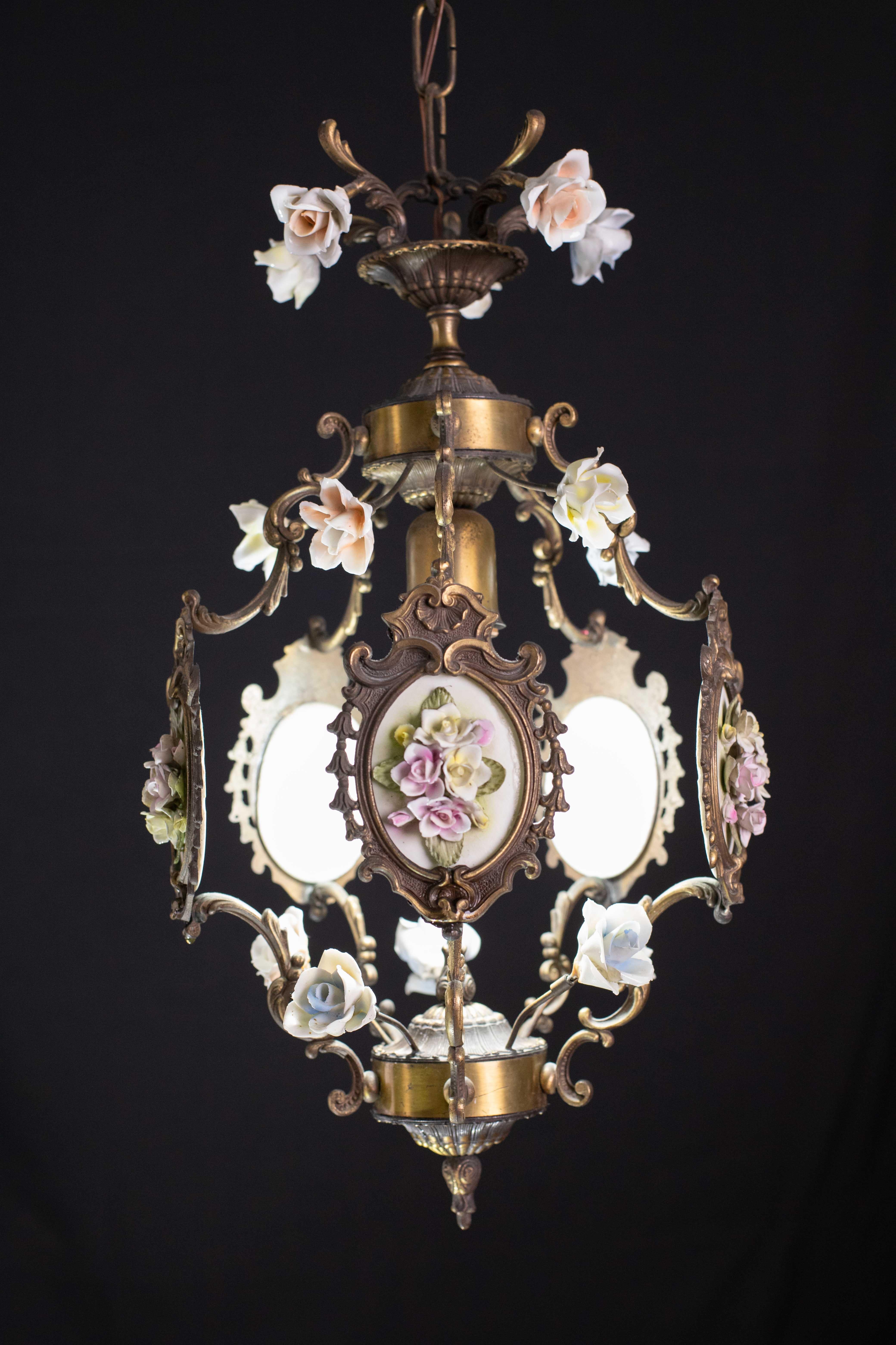 Charmant lustre à fleurs italien en céramique de style art nouveau, 1970 en vente 1