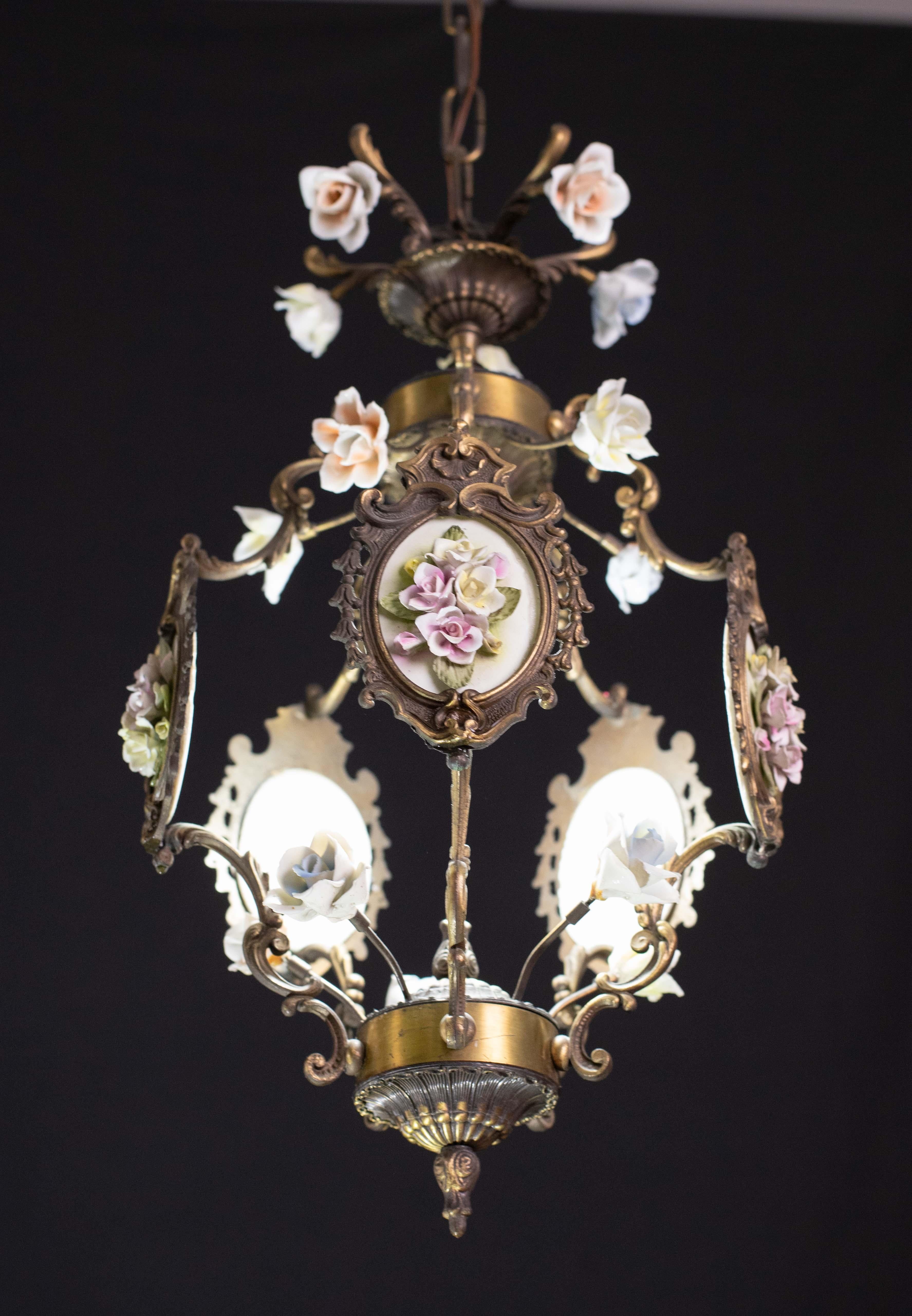Charmant lustre à fleurs italien en céramique de style art nouveau, 1970 en vente 3