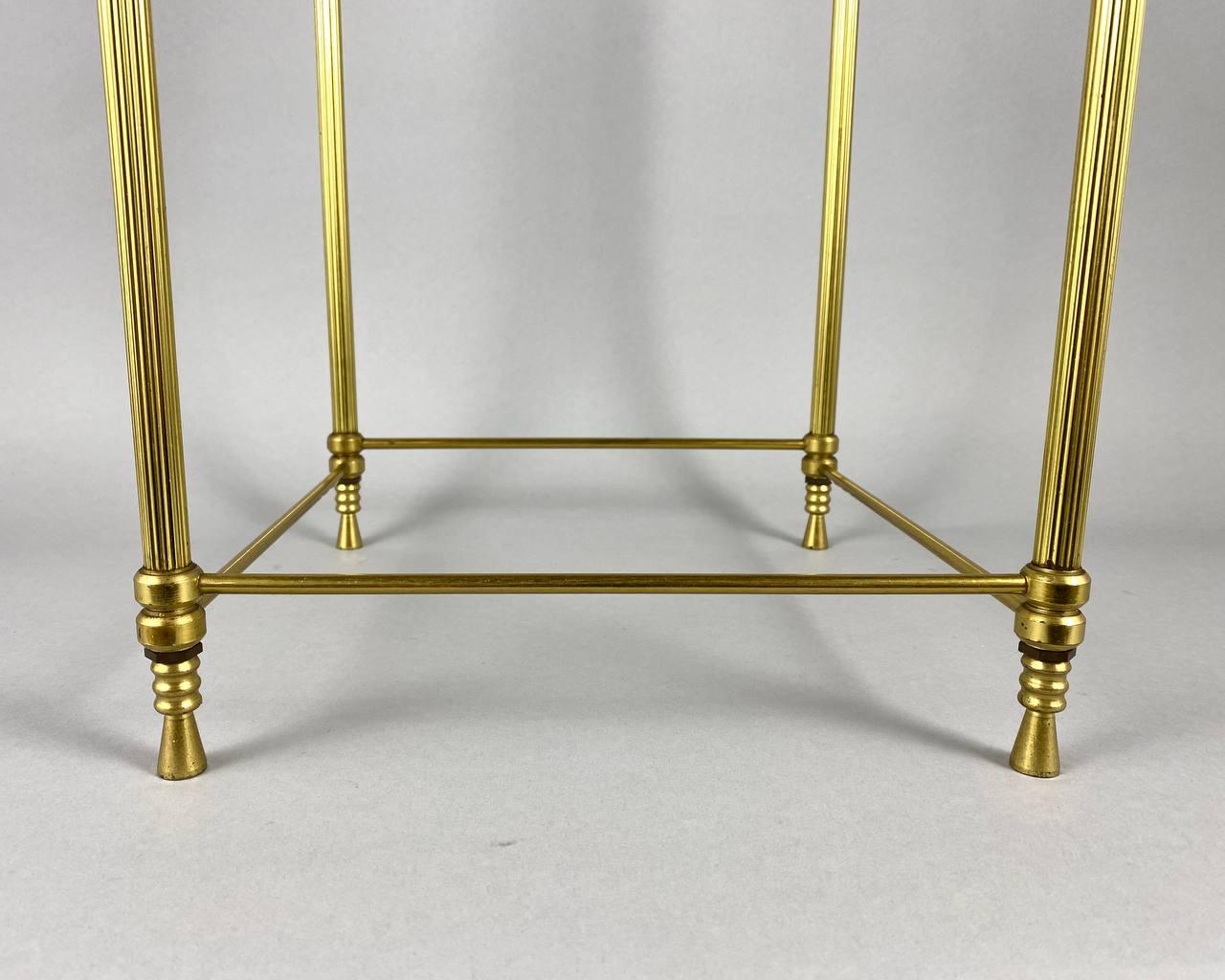Charming Vintage Coffee Table with Smoked Glass Top & Gilt Brass Frame, France In Excellent Condition For Sale In Bastogne, BE