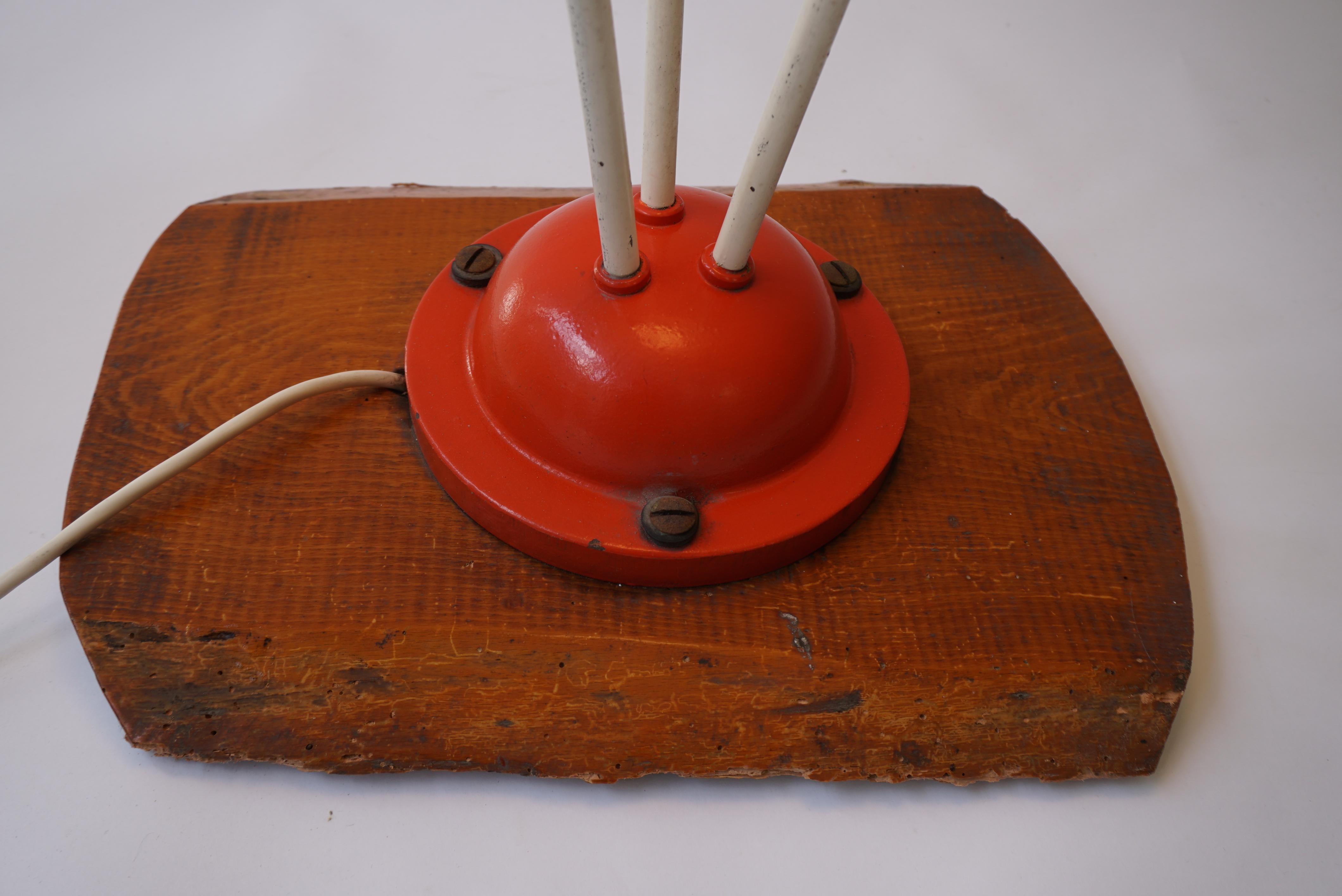 Charming Vintage Garden Lamp from the 1950s - Red and White For Sale 7