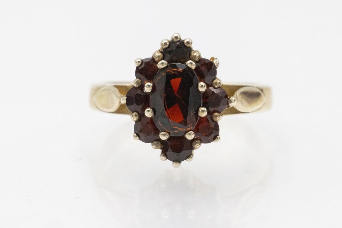 Incantevole anello di granato d'epoca in vendita