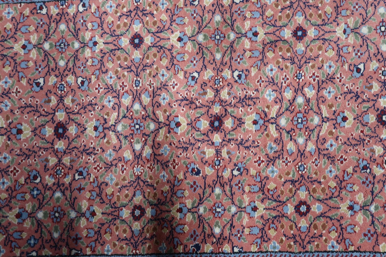 Charming Vintage Indian Agra Rug from the 1960s - 1C1081 For Sale 1