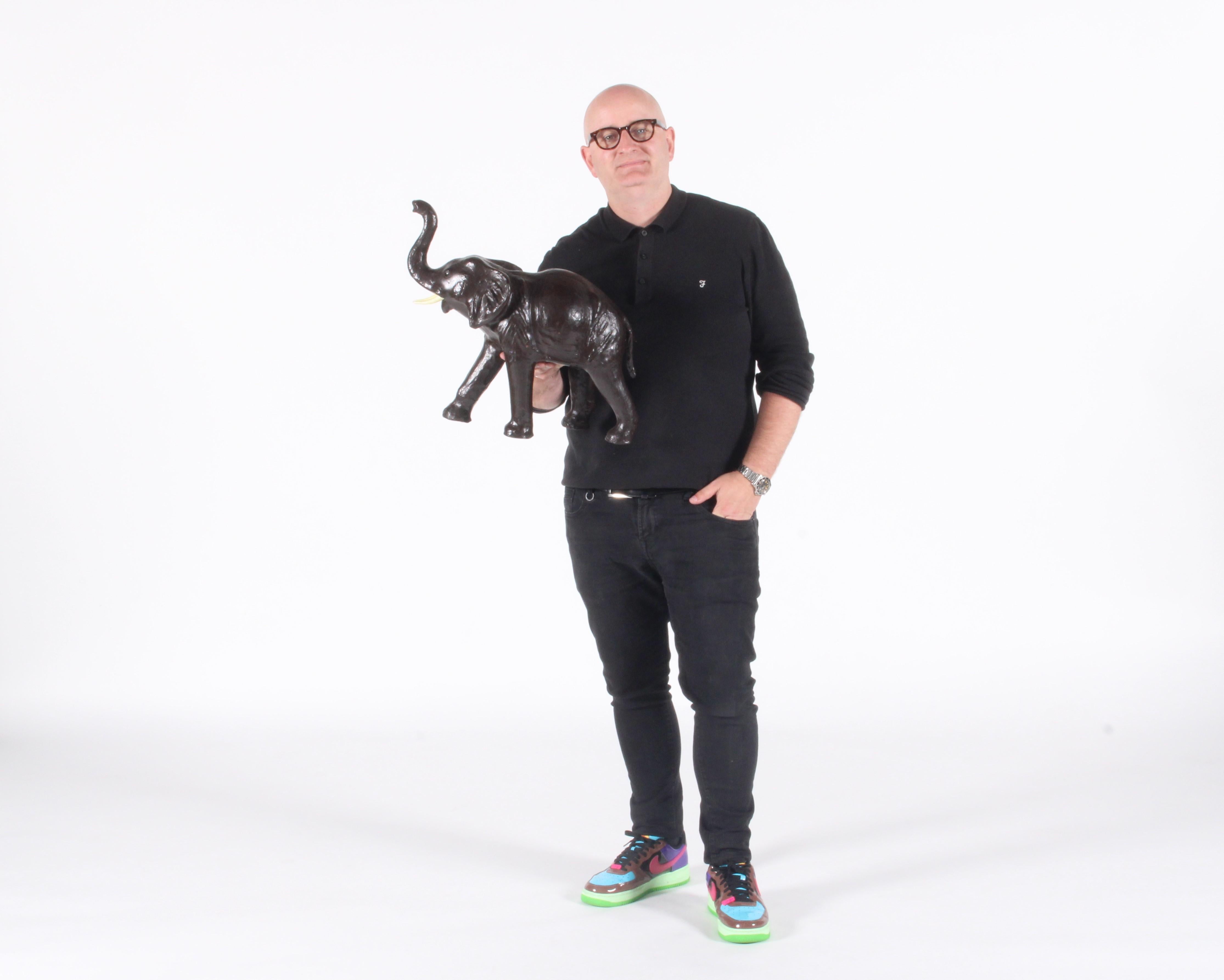 Charme Elephant Sculrpture in pelle vintage * Consegna gratuita in tutto il mondo in vendita 6