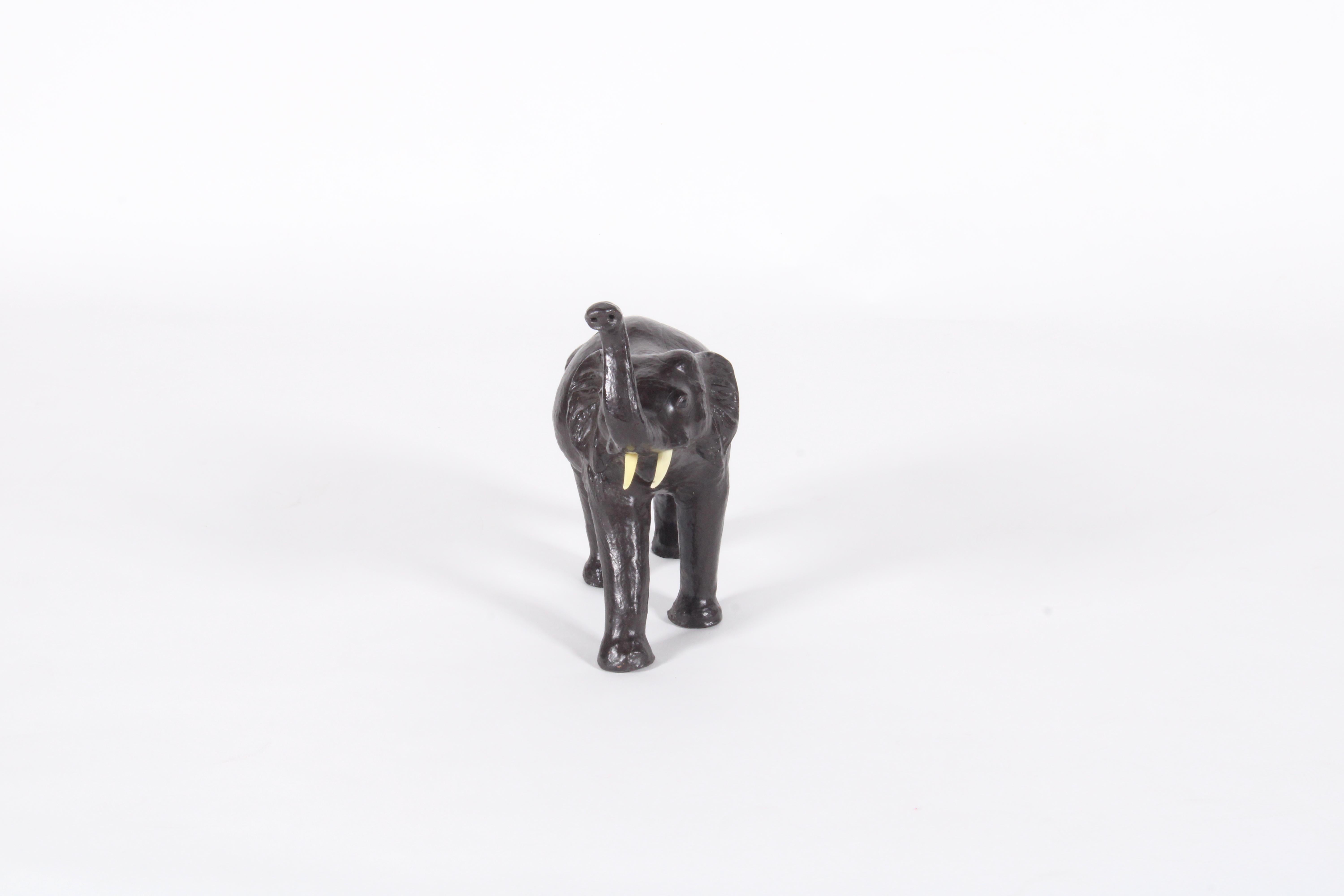 Metà XX secolo Charme Elephant Sculrpture in pelle vintage * Consegna gratuita in tutto il mondo in vendita