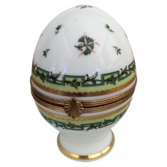 Charmante boîte à bijoux en forme d'œuf en porcelaine de Limoges