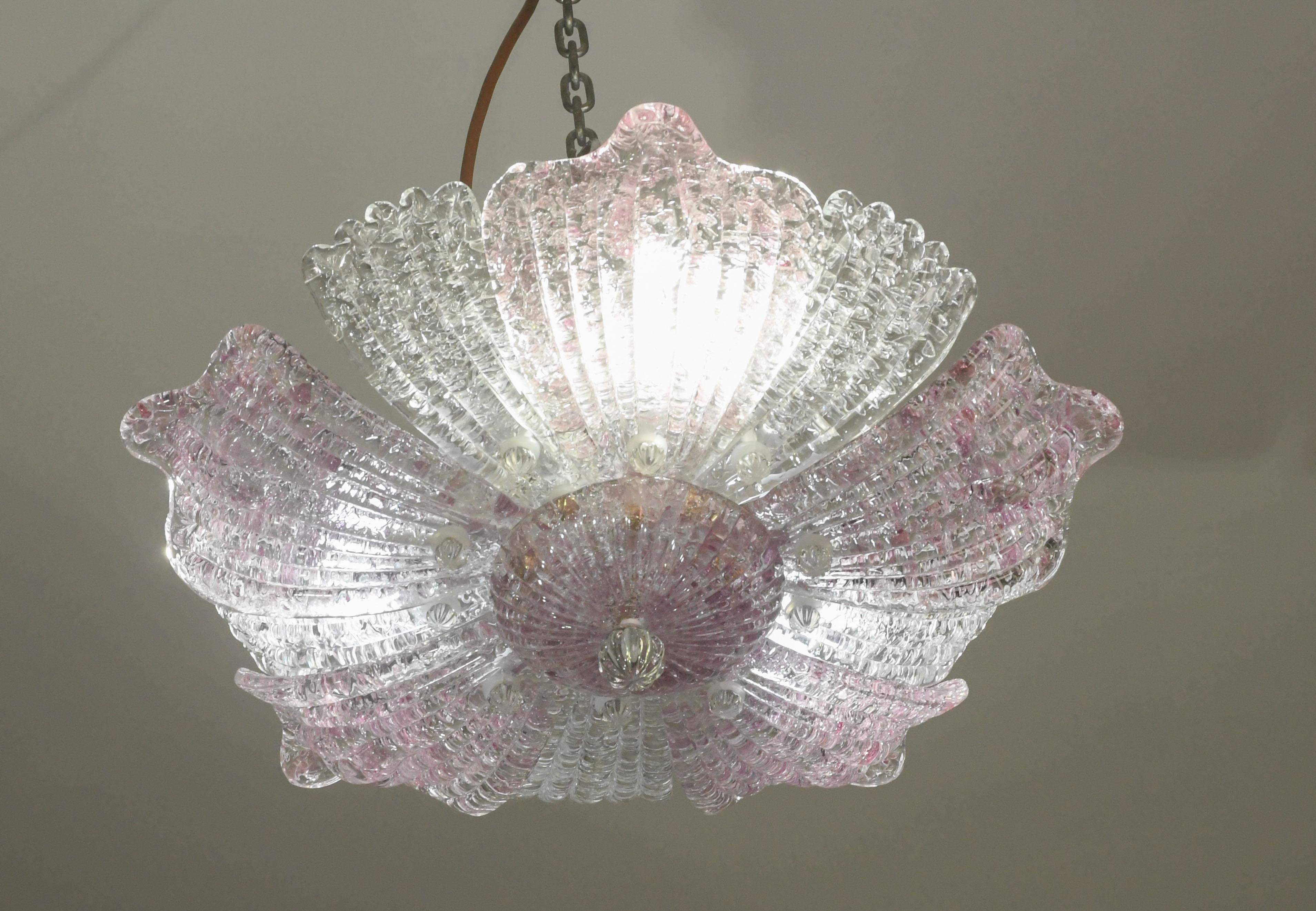 Fine XX secolo Incantevole lampada da soffitto in vetro di Murano vintage rosa in vendita