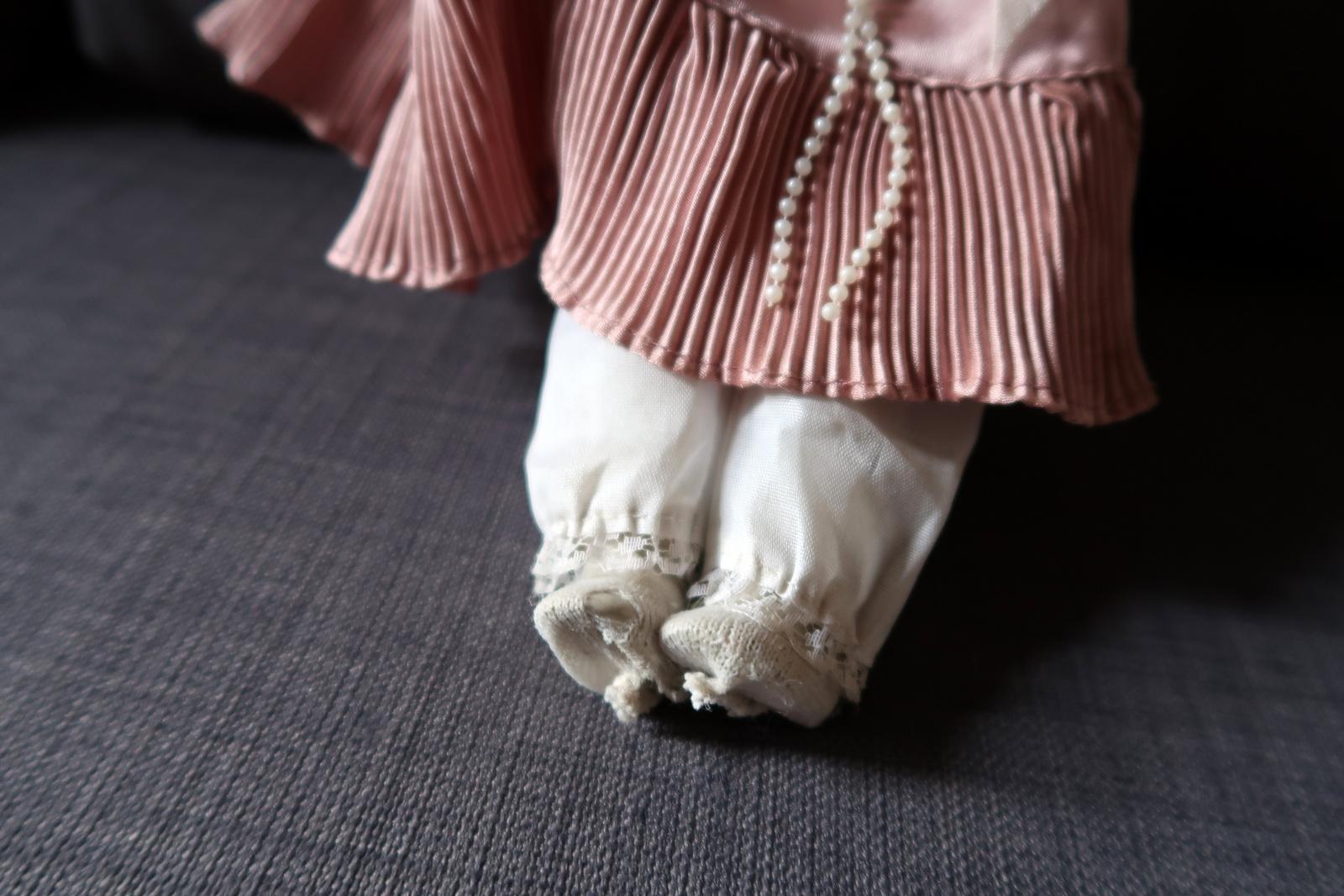 Charmante poupée vintage en porcelaine - 42 cm, 20ème siècle, jolie en rose - 2C01 Bon état - En vente à Bordeaux, FR