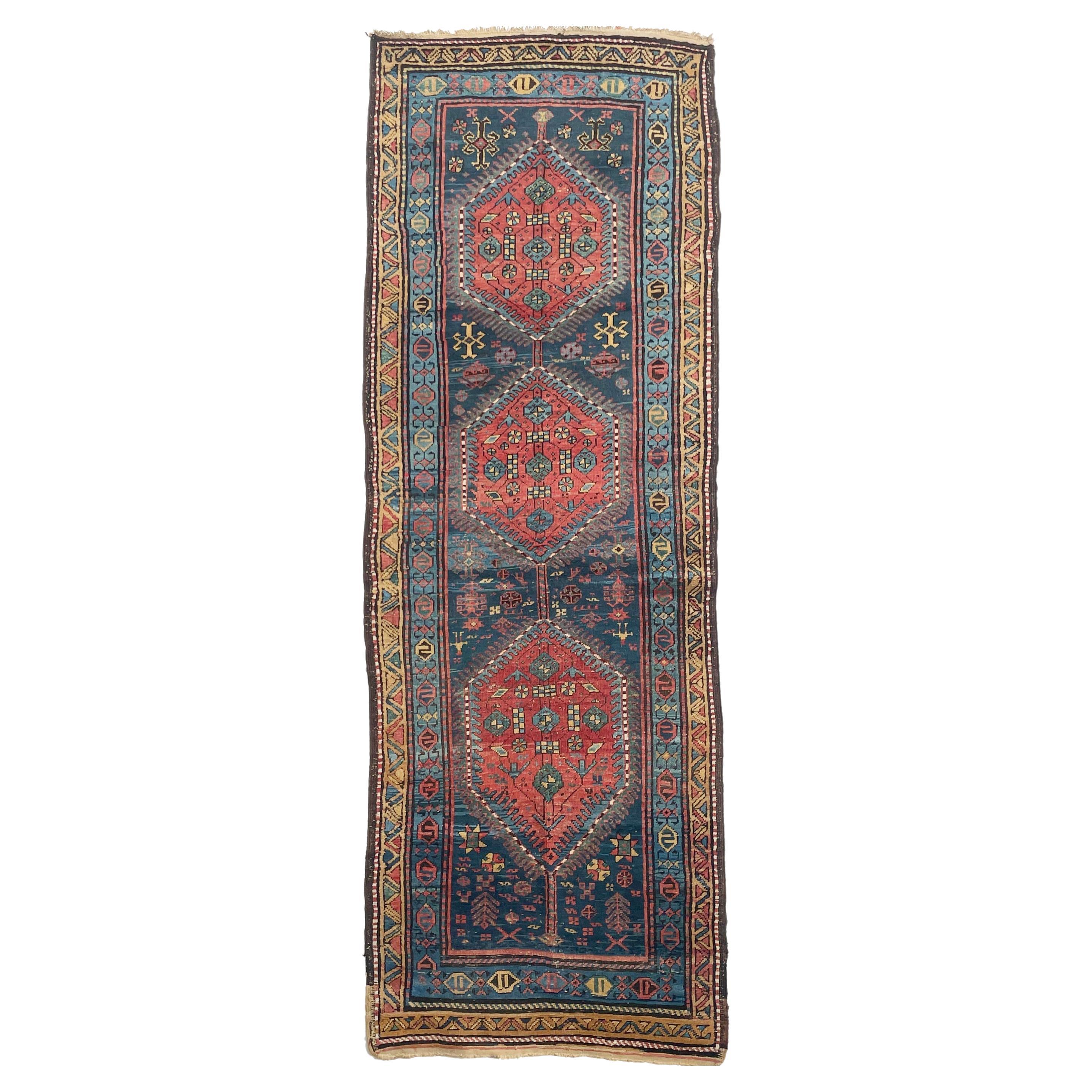 Charmant tapis de course tribal vintage, circa 1930's