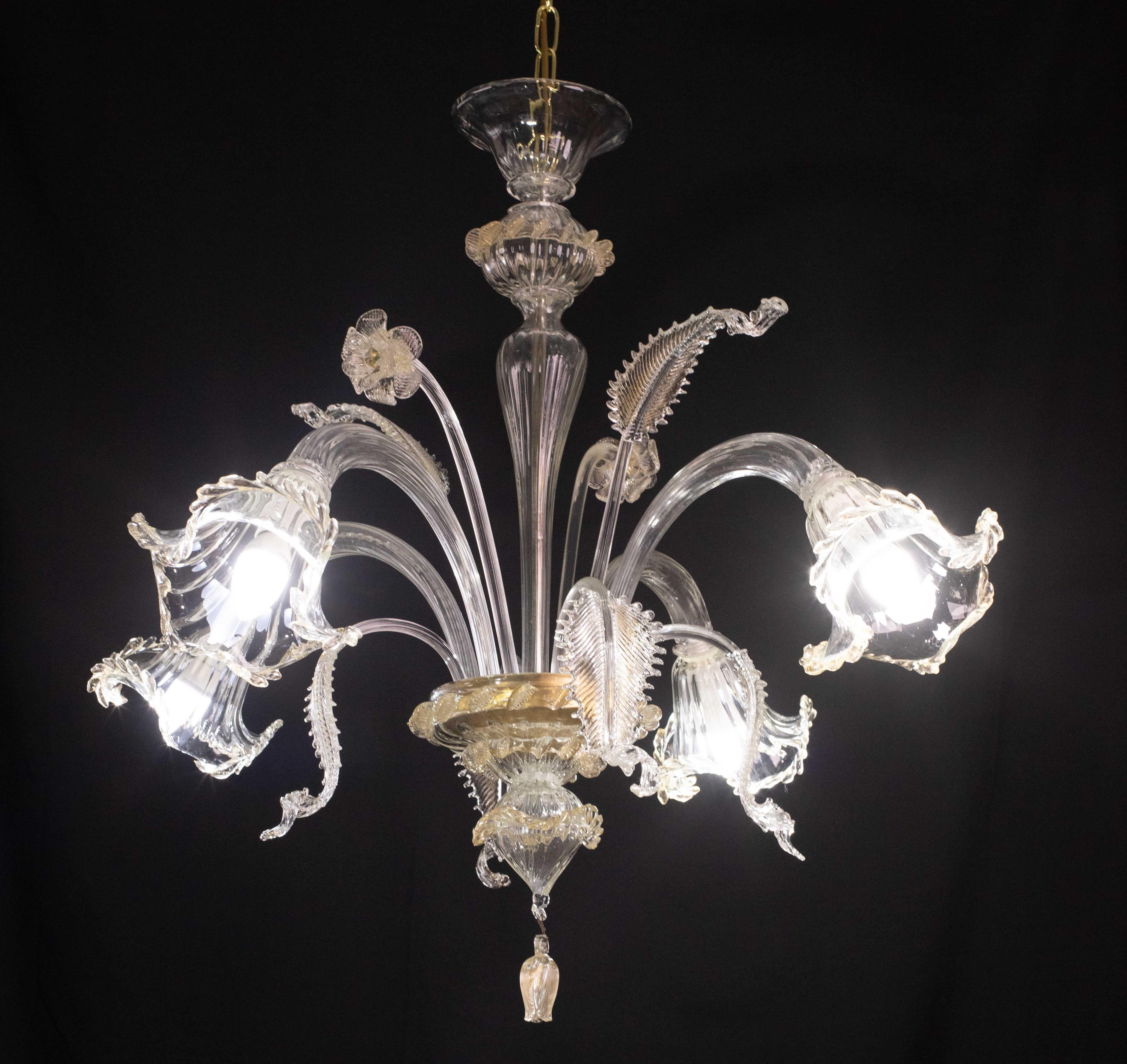 Verre de Murano Charmant lustre vénitien vintage, verre de Murano transparent et doré, années 1970 en vente