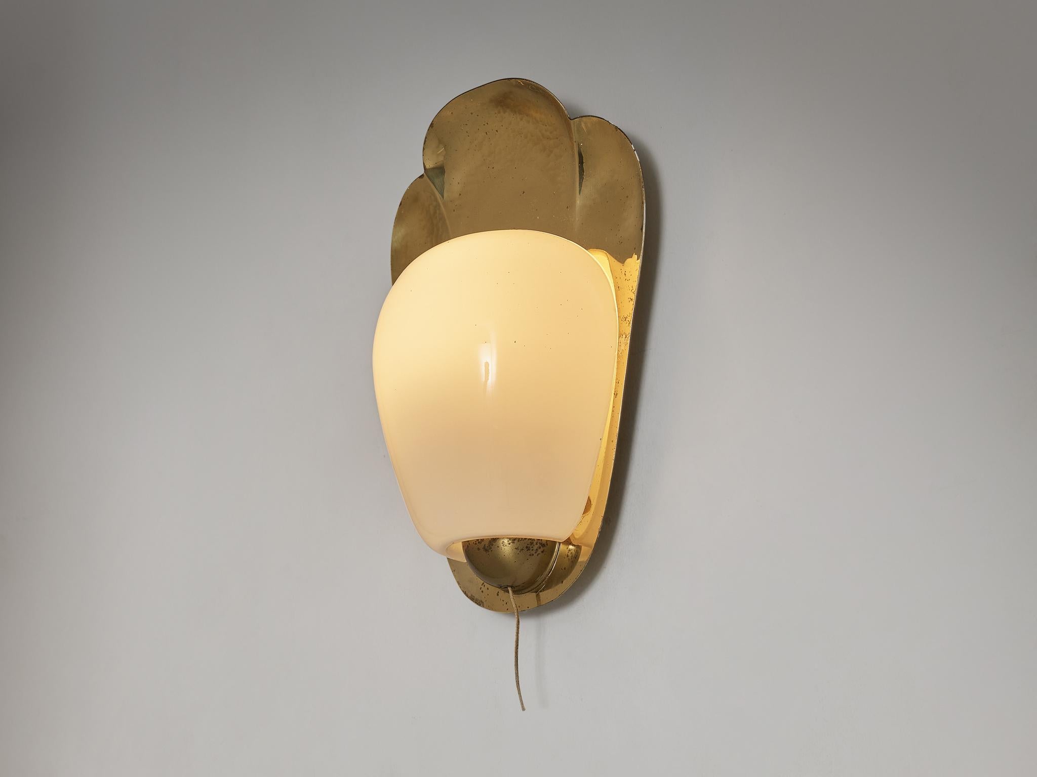 Charming Wall Light in Brass and Glass In Good Condition In Waalwijk, NL