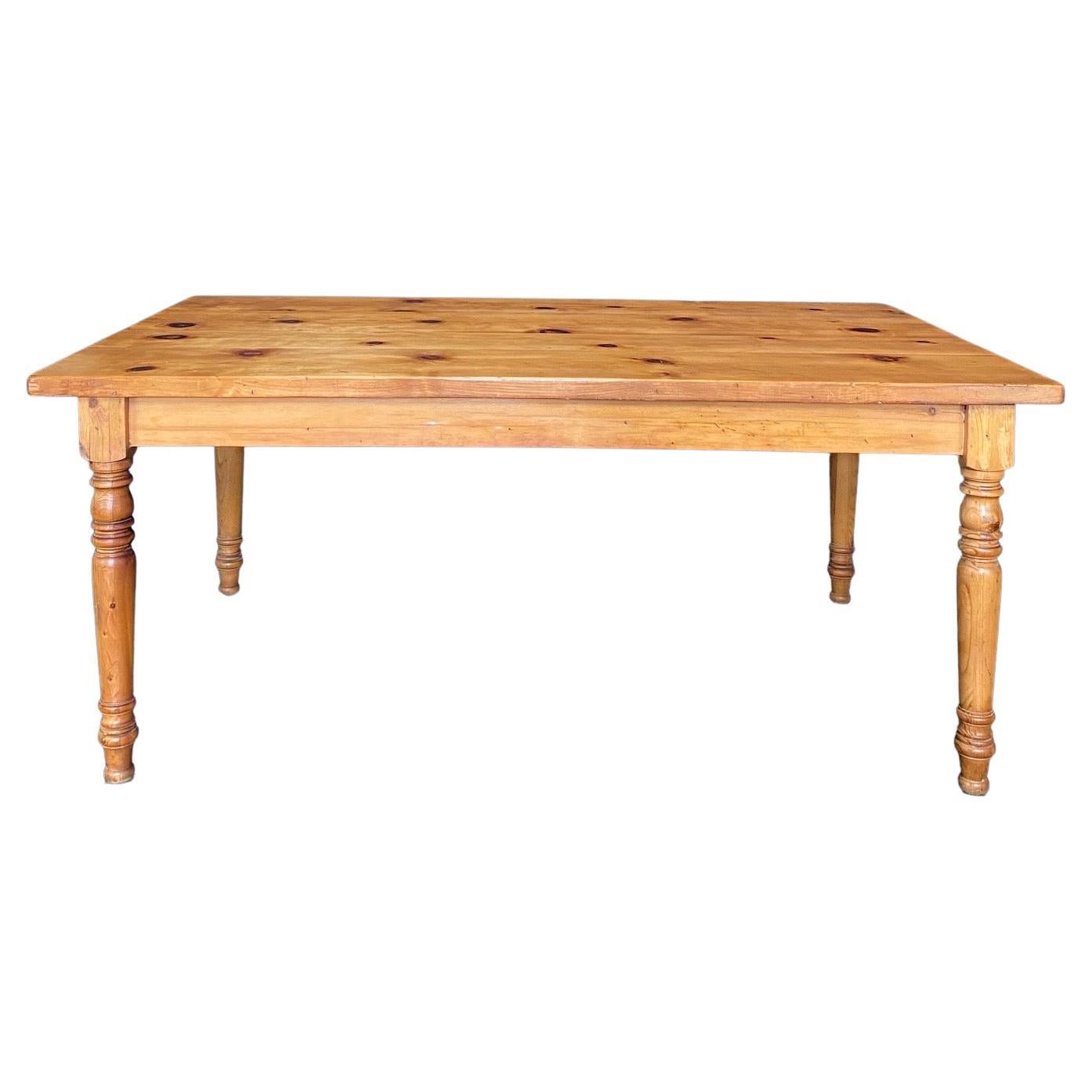 Charming & Welcoming British Country Antique Pine Farmhouse Dining Table For Sale