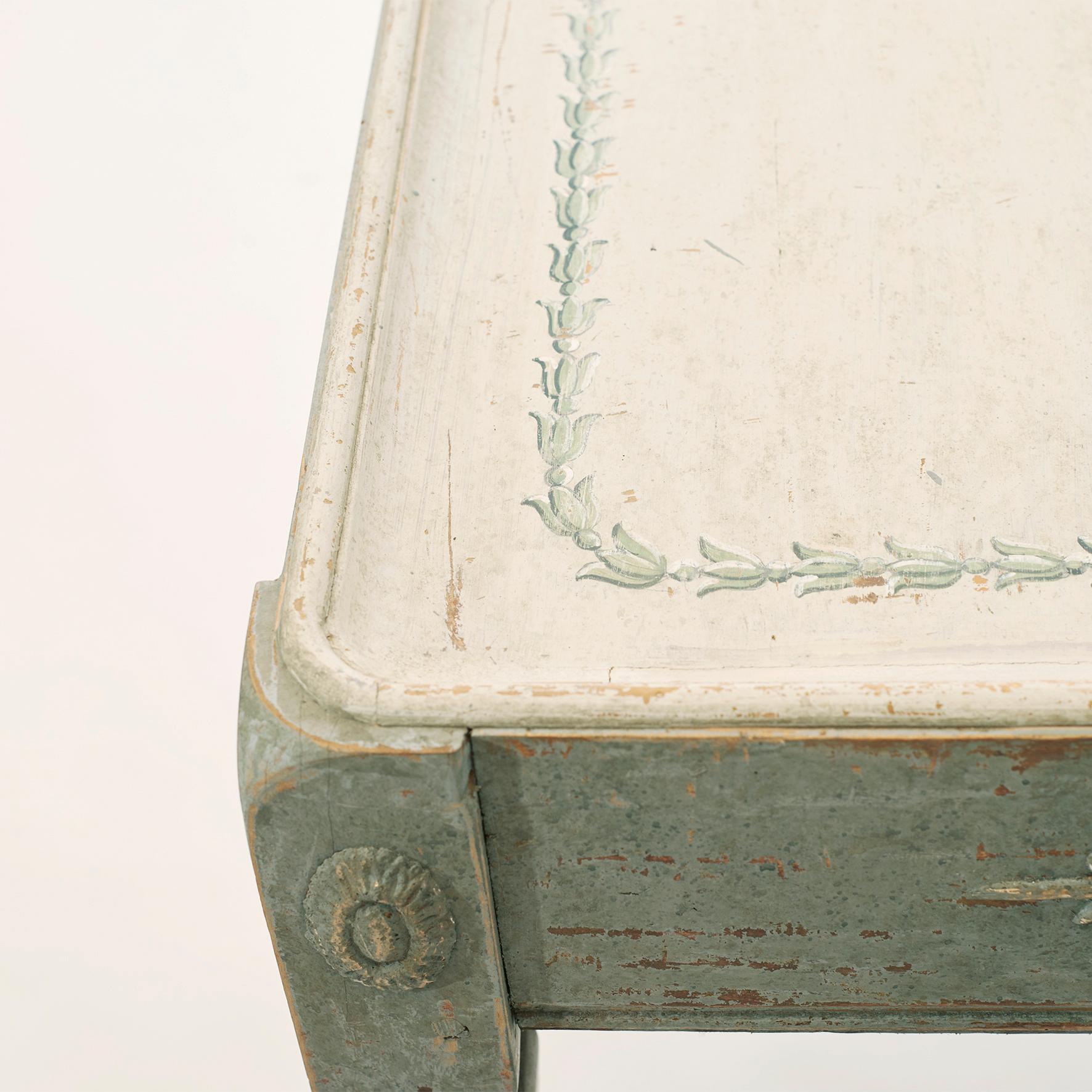 Pine Charming 19th Century Swedish Gustavian Style Tray-Table