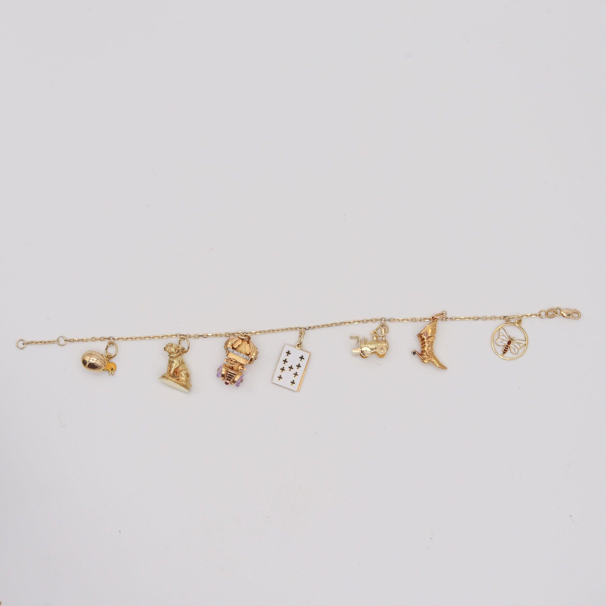 BRACELET DE CHARMES 1960 Bracelet de 7 charms en or jaune 18Kt de style moderniste italien en vente 2