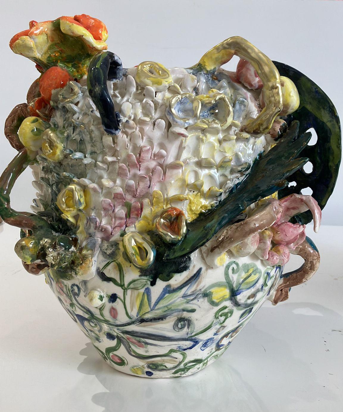 Green twirls flowers. Glazed ceramic abstract jar sculpture - Sculpture by Charo Oquet