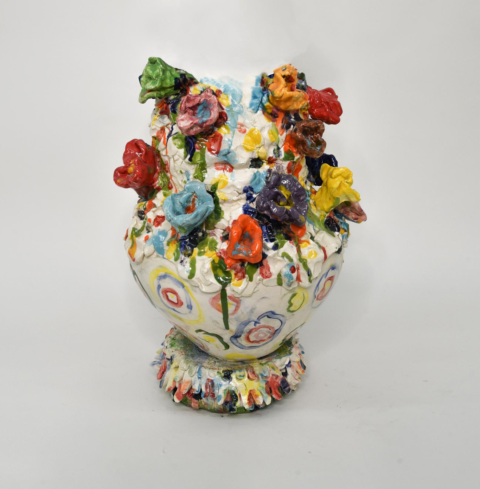Colored flowers. Glazed ceramic sculpture - Sculpture by Charo Oquet