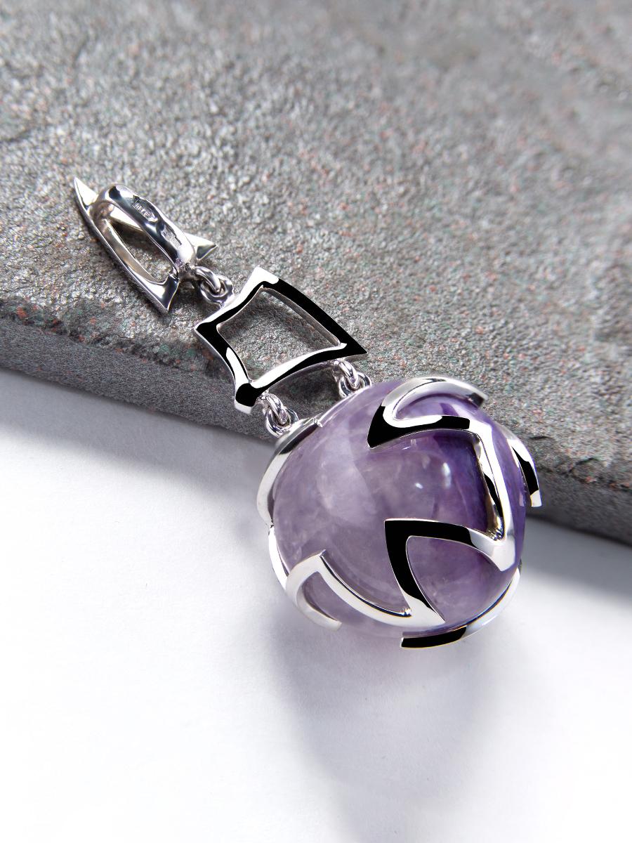 14K white gold rhodium-plated pendant with natural Charoite and quartz sphere surrounded by 59 diamonds
charoite weight - 58.29 carats
charoite diameter - 0.79 in / 20 mm
diamonds weight - 0.265 carats
pendant weight - 17.16 grams
pendant height -