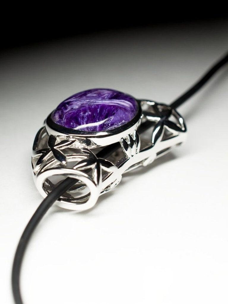 Ciondolo in argento di Charoite, gemma viola naturale, regalo di gioielli unisex di qualità in vendita 4