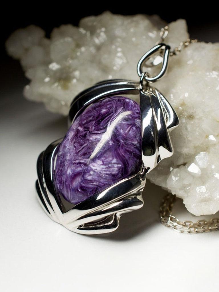 da uomo o donna Ciondolo in argento di Charoite, gemma naturale ultravioletta Gioielli unisex di pregio in vendita