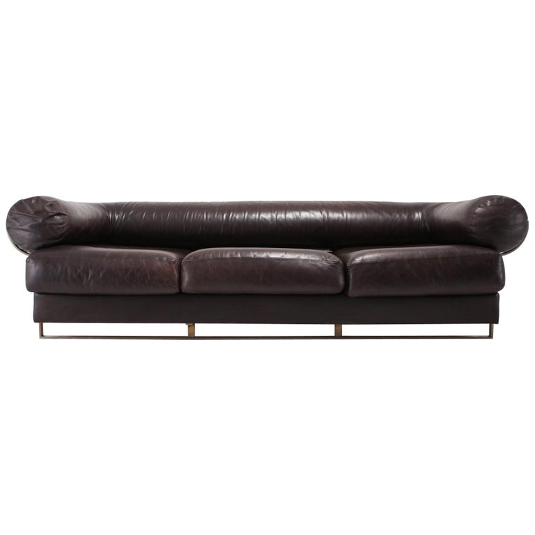 Apollo sofa, Jacques Charpentier, France, 1960s

the sofa currently has it's original leather upholstery.
We do have an in house expert upholsterer who can reupholster this piece in a high end bouclé, velvet or teddy fabric.

Designers Francois