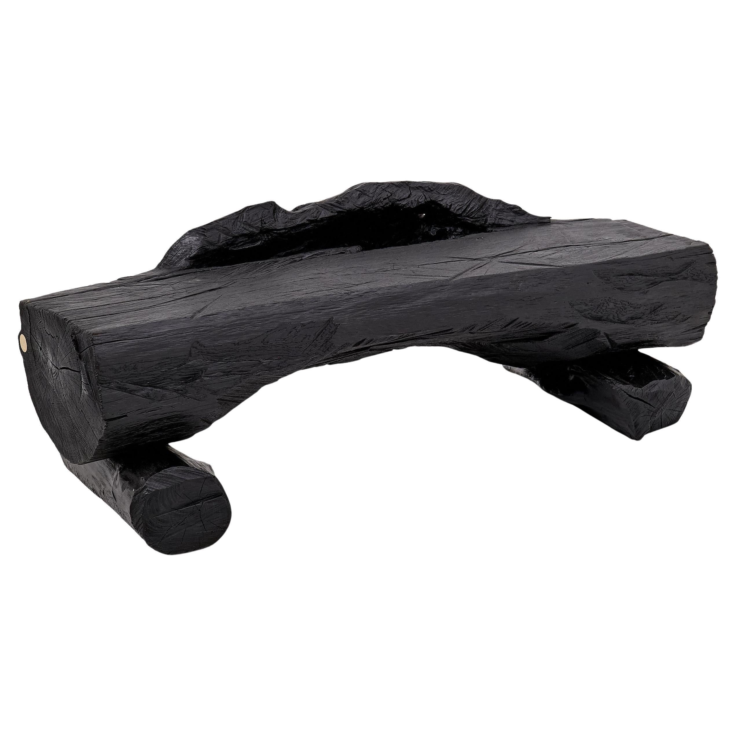 Panchina in legno massiccio carbonizzato di Logniture - Seduta scultorea moderna e organica
