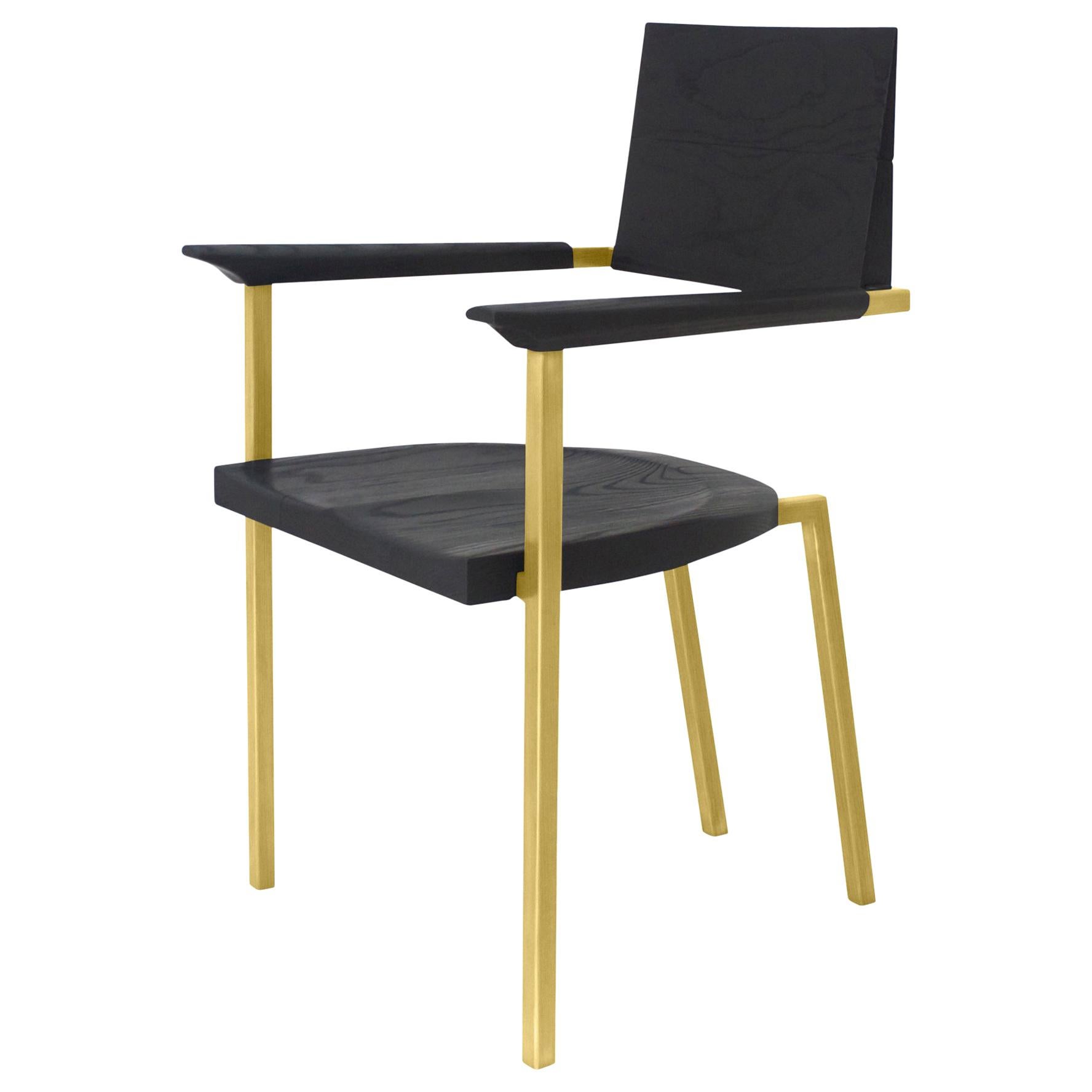 Charred Sou Sugi Ban Ash „“Brass Chair“ Handgeformter minimalistischer Sessel aus Massivholz im Angebot