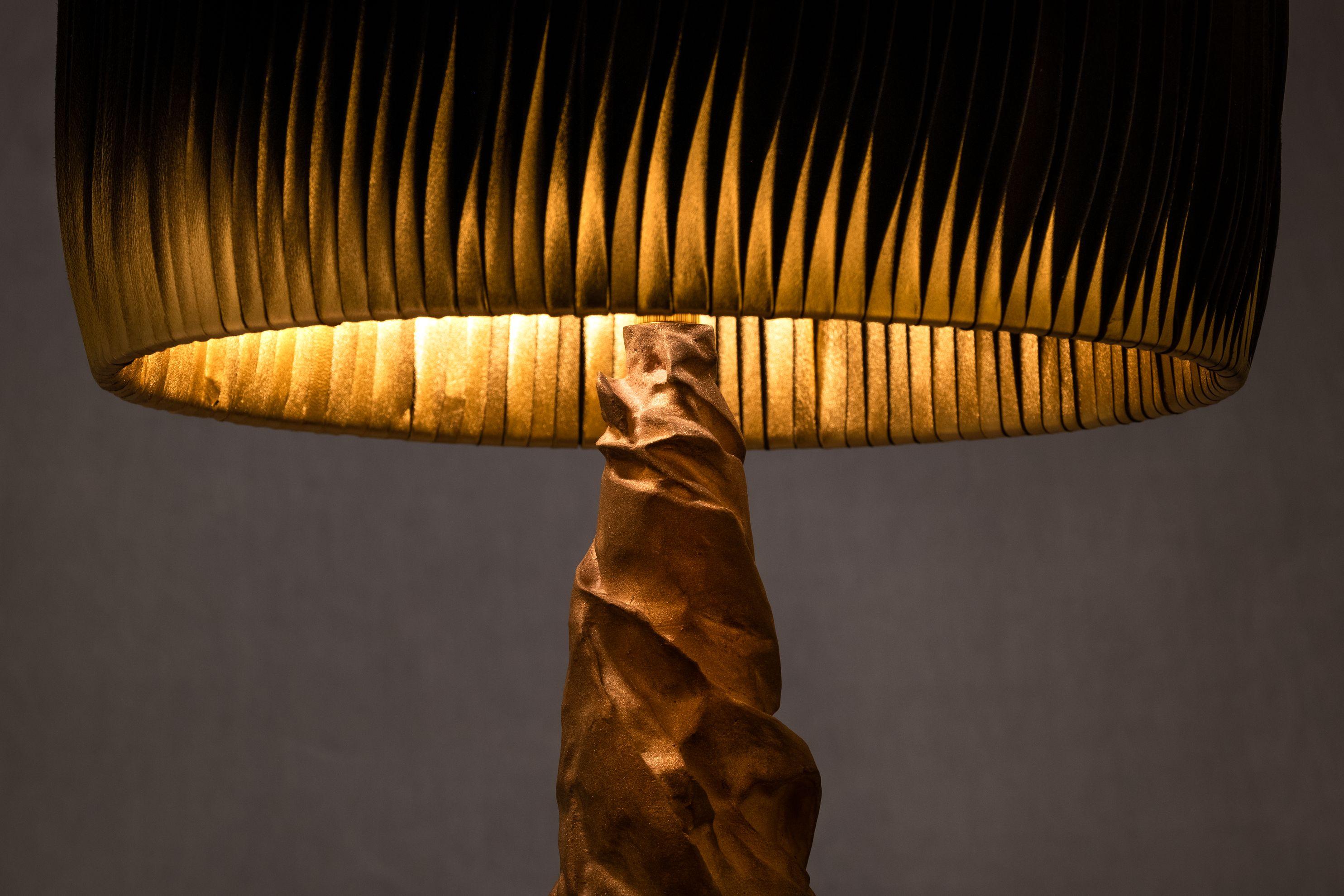 Charta Nera Table Lamp by Studio Palatin In New Condition For Sale In Geneve, CH