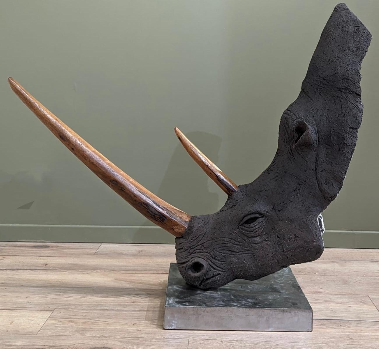 Chartier Sébastien Figurative Sculpture - A fleurs d’eau