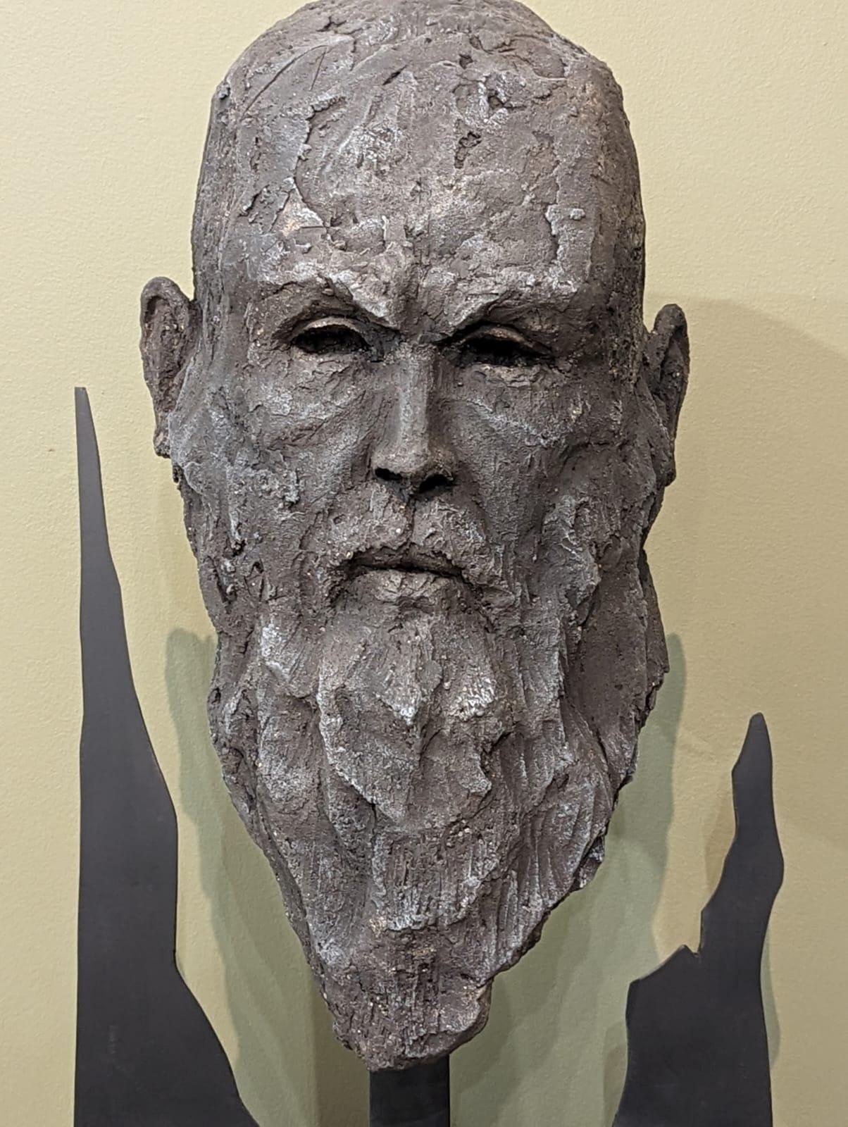 Antroposofía - Figurative Sculpture Marrón de Chartier Sébastien