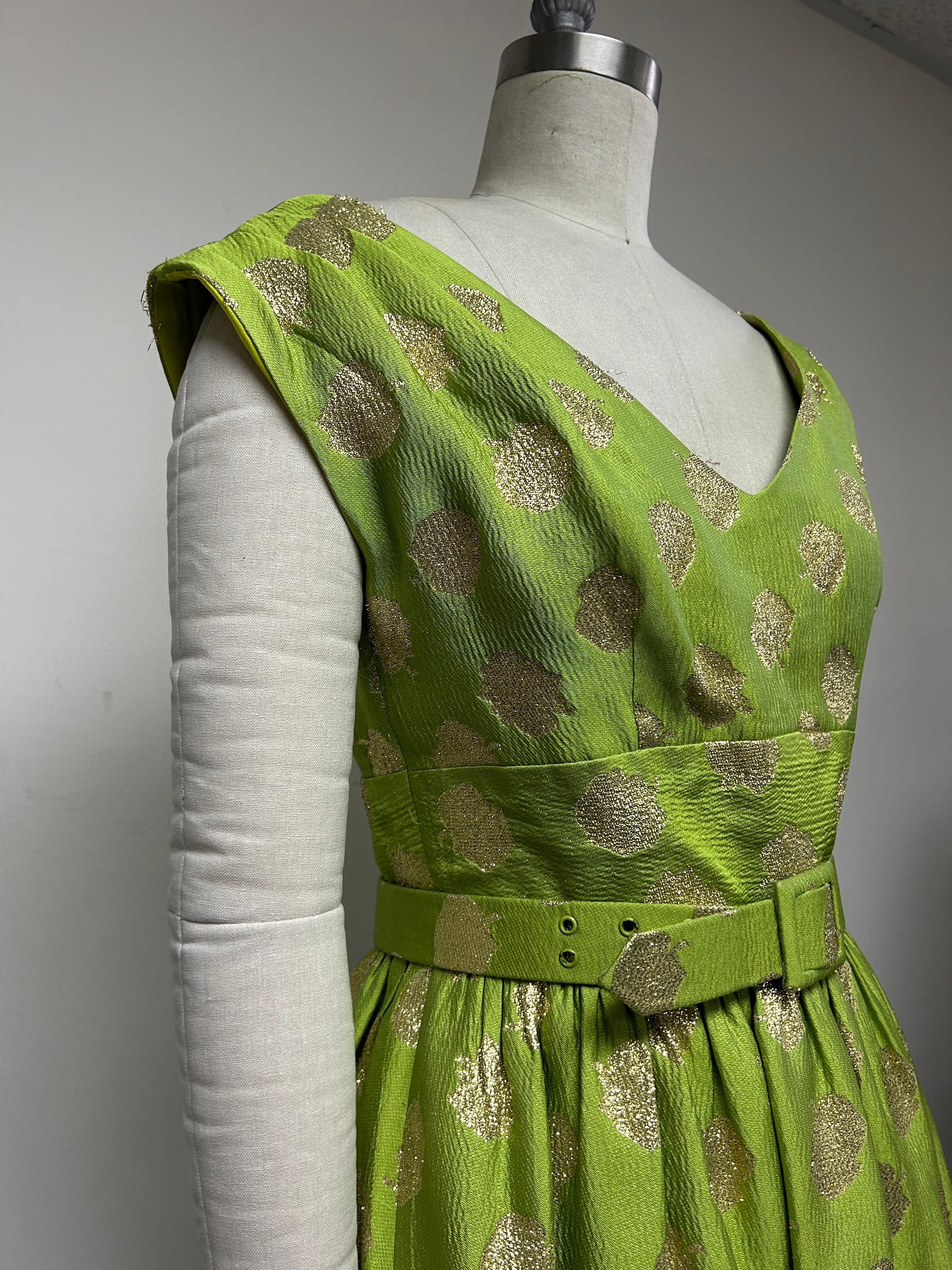 Vestido de fiesta brocado Chartreuse y dorado en venta 1