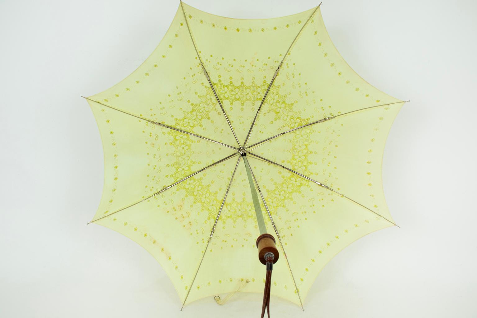 Chartreuse Embroidered Cotton Sun Parasol Umbrella w Lucite Ferrule – 28”, 1950s In Good Condition For Sale In Tucson, AZ