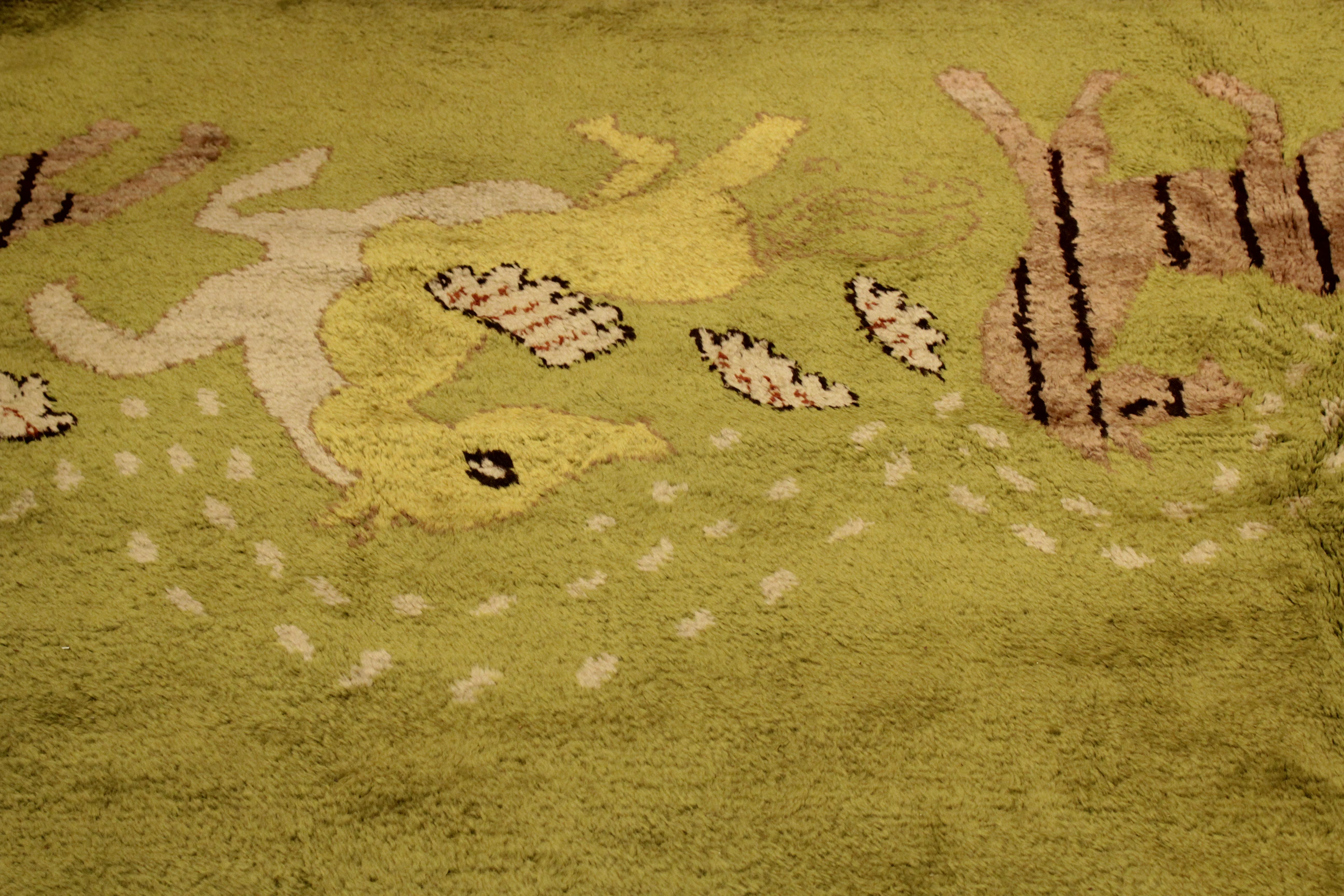 Chartreusegrundiger 'Cavalcade' Teppich in Übergröße von Jean Lurçat für Maison Myrbor   im Angebot 4
