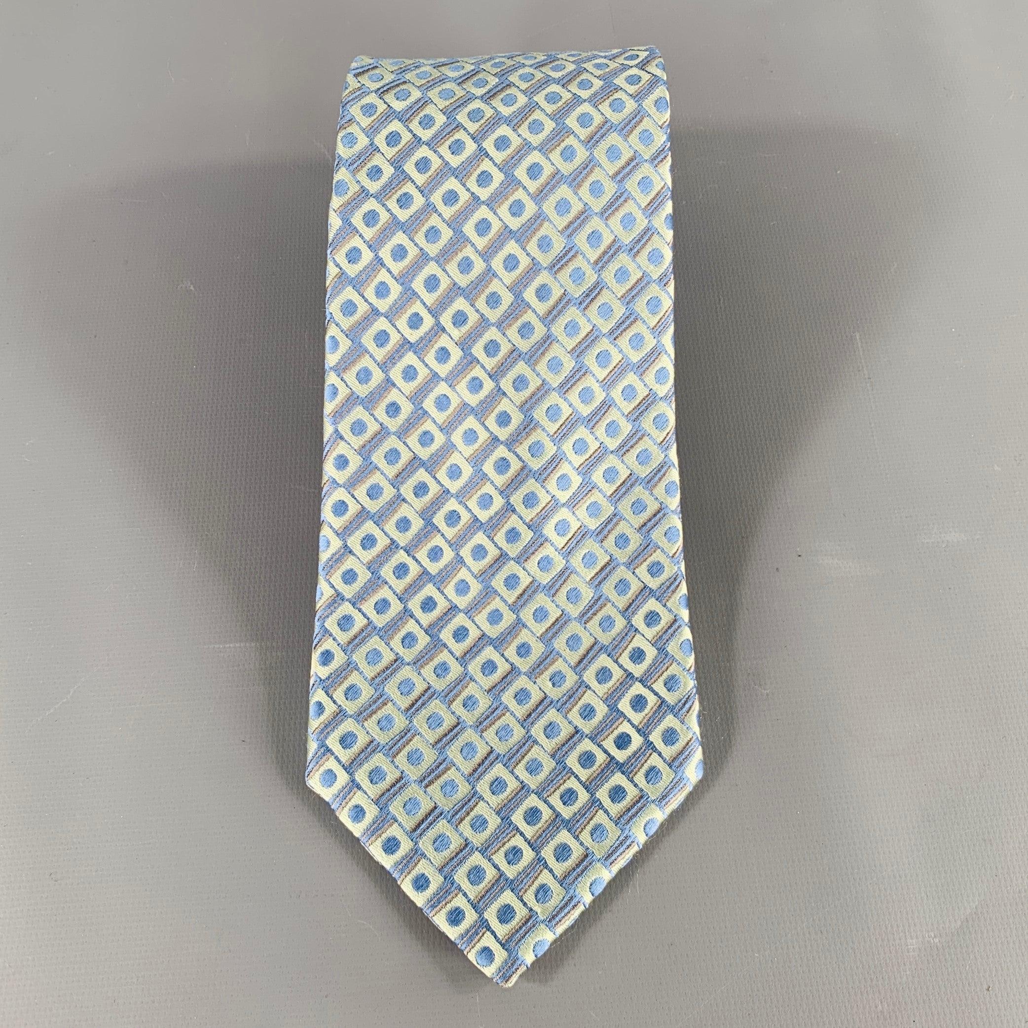 CHARVET-Krawatte
in blauer und grüner Seide mit geometrischem Muster, sehr guter gebrauchter Zustand. 

Abmessungen: 
  Breite: 3,75 Zoll Länge: 59 Zoll 
  
  
 
Sui Generis-Referenz: 132913
Kategorie: Krawatte
Mehr Details
    
Marke: 