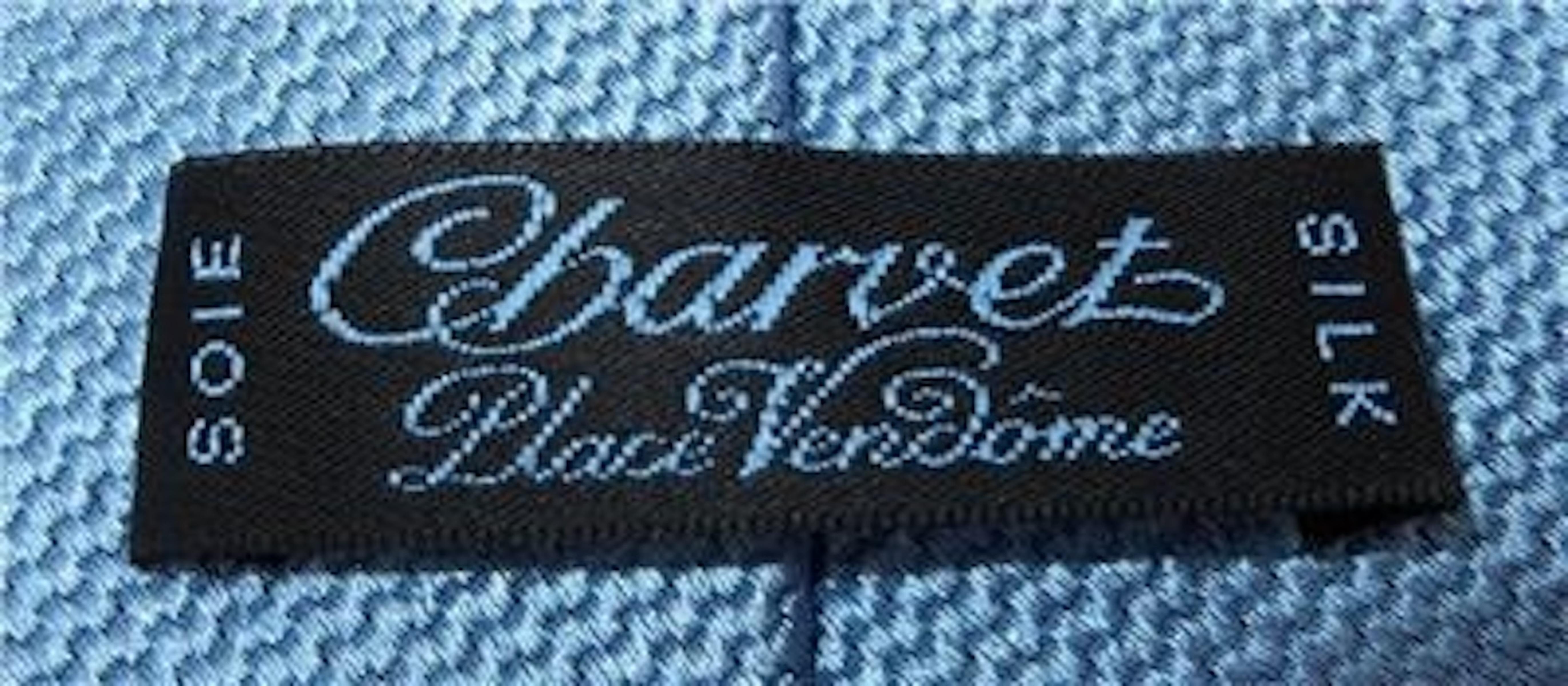 Charvet Place Vendome Paris Cravatta in seta con stampa blu Francia in vendita 2
