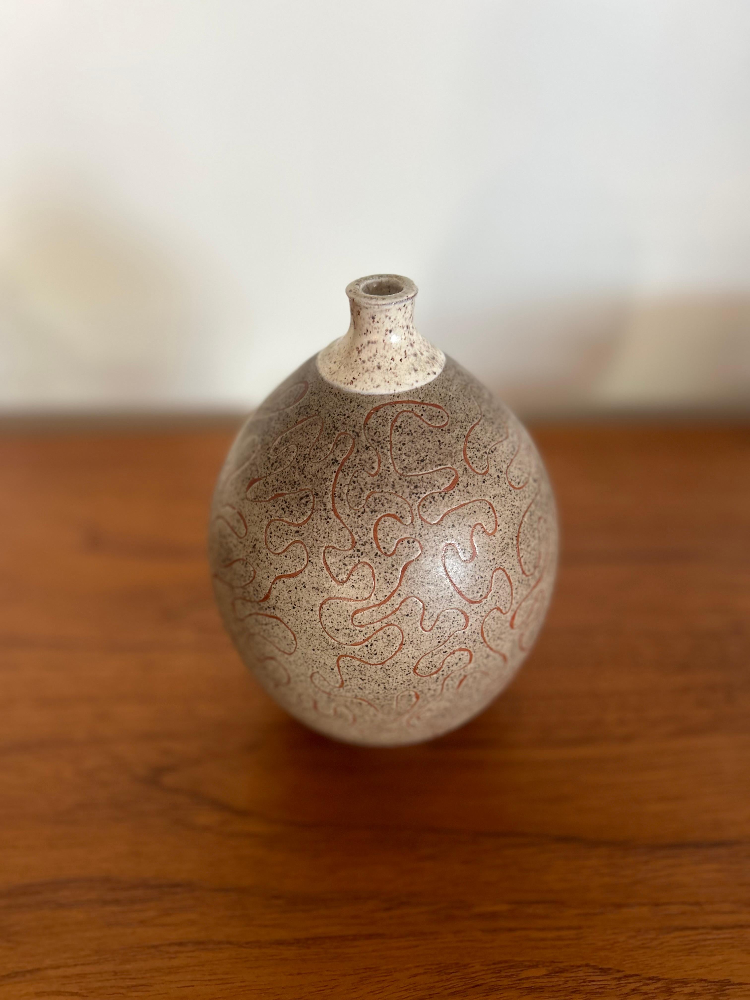 Metà XX secolo Vaso in ceramica di metà secolo Chas Kipp Scheier in vendita
