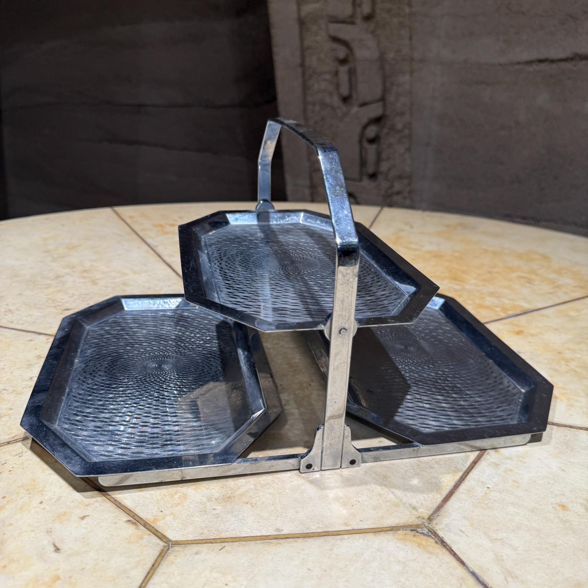 Américain The Art of Chase Chrome Triple Tier Folding Snack Tray Cake Stand en vente