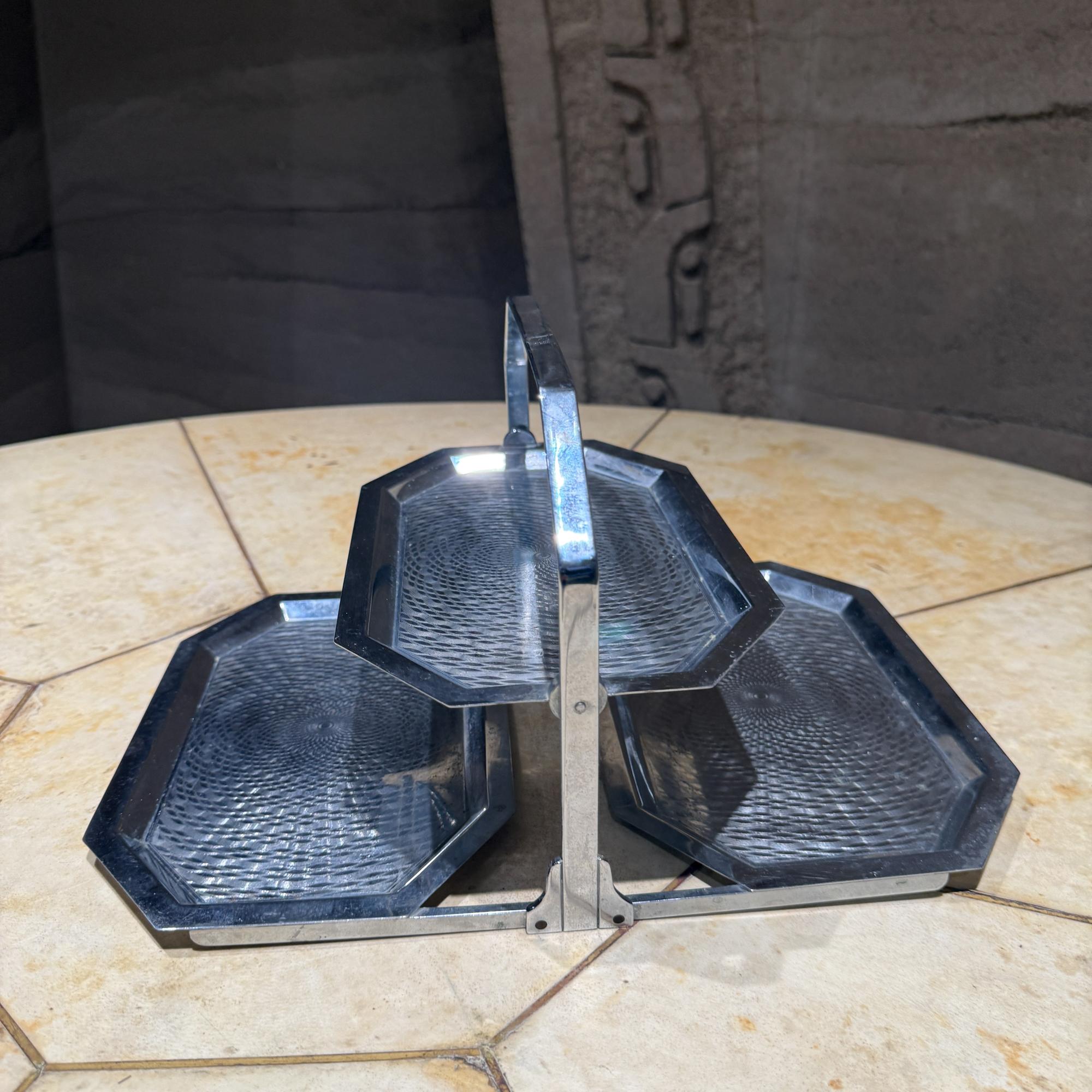 Acier The Art of Chase Chrome Triple Tier Folding Snack Tray Cake Stand en vente