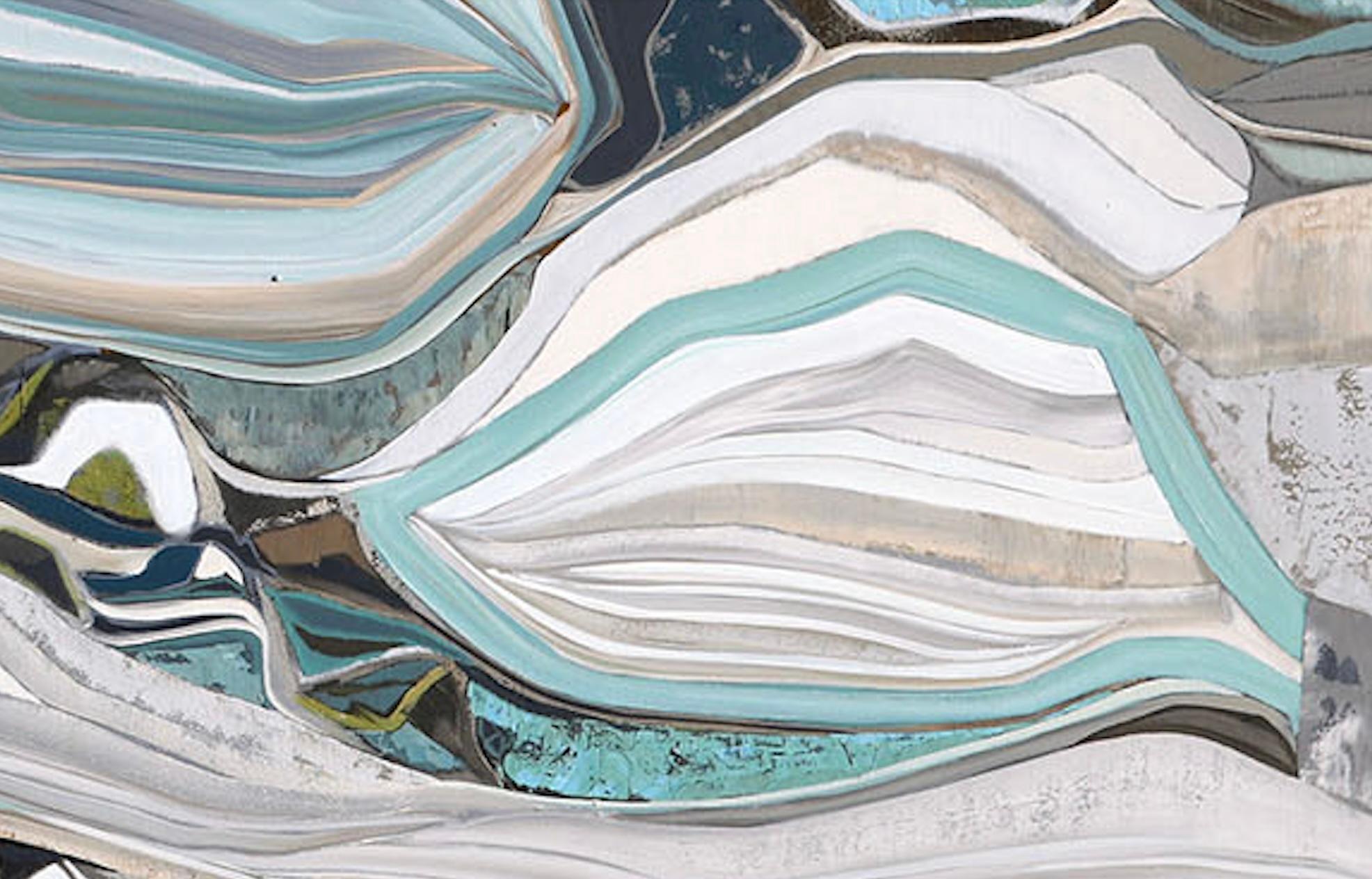 Ispirati dalla cartografia fin dalla tenera età, i dipinti astratti di Chase Langford trasformano la familiarità delle città e delle mappe in visioni fluide, evocando la sensazione del luogo con colori accuratamente selezionati e forme precise.