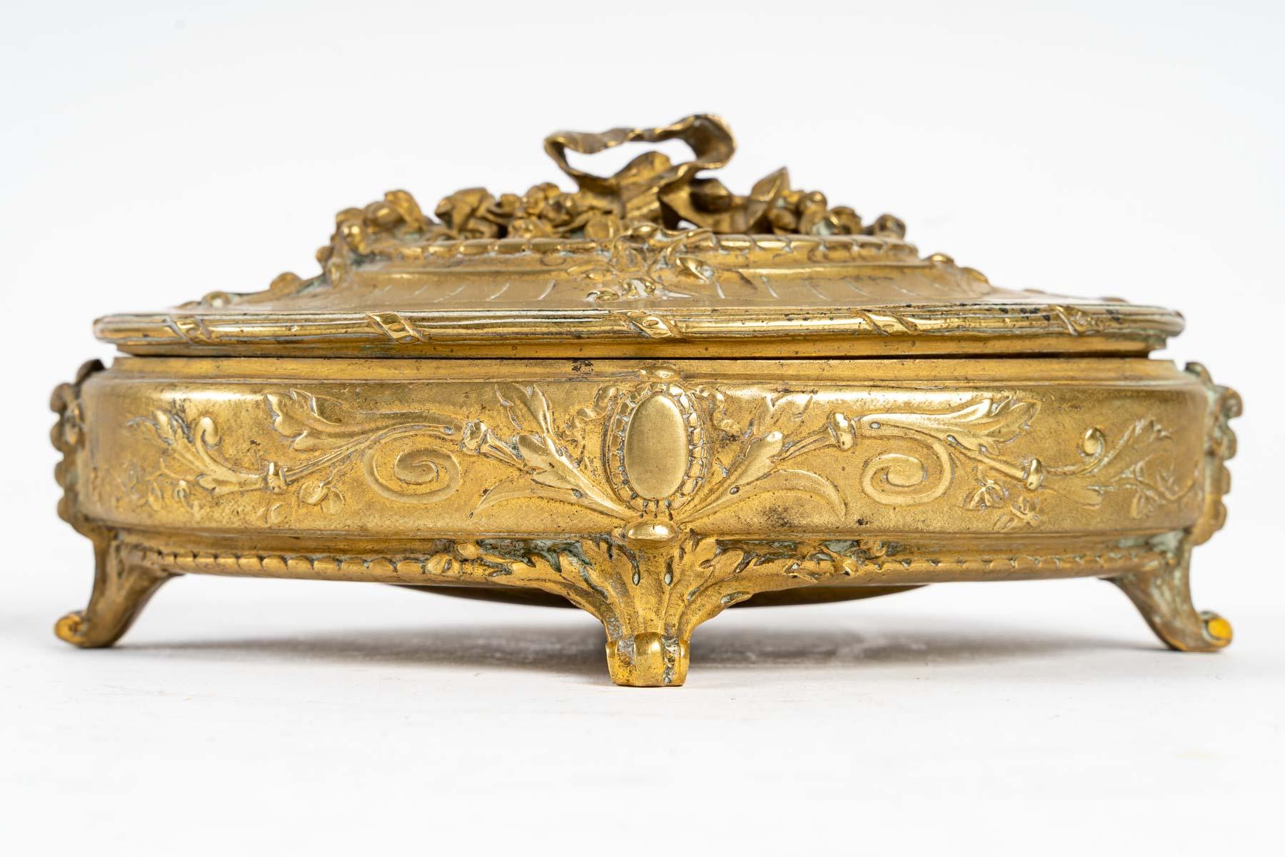 Boîte à bijoux en bronze ciselé, 19e siècle Bon état - En vente à Saint-Ouen, FR