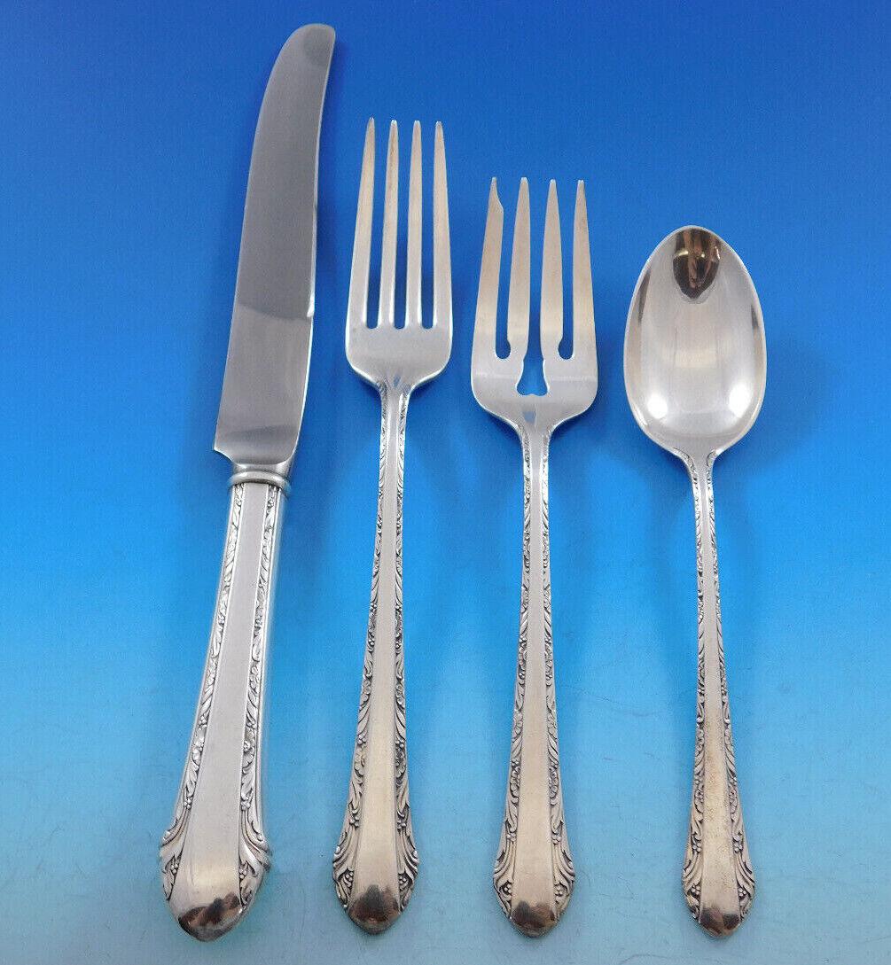 Chased Romantique by Alvin Sterling Silver Flatware Set for 6 Service 30 Pcs In Excellent Condition For Sale In Big Bend, WI