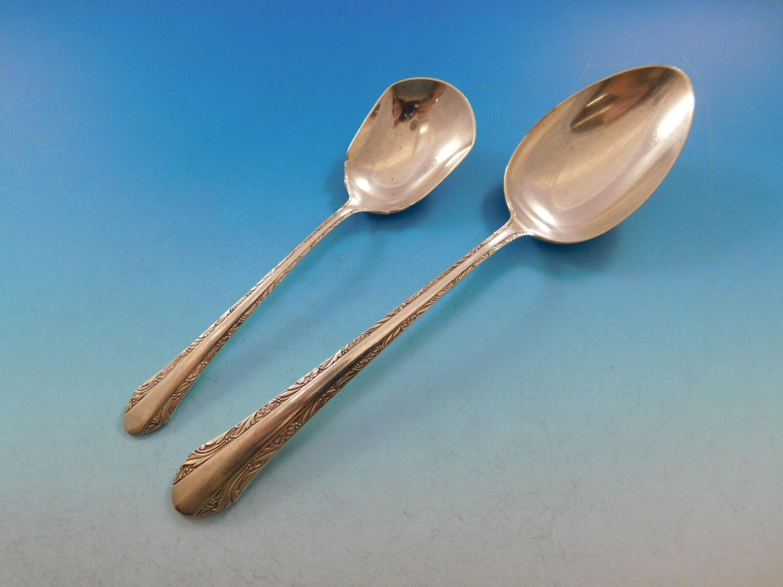 Set di posate in argento sterling Chased Romantique by Alvin per 8 persone 55 pezzi in vendita 1