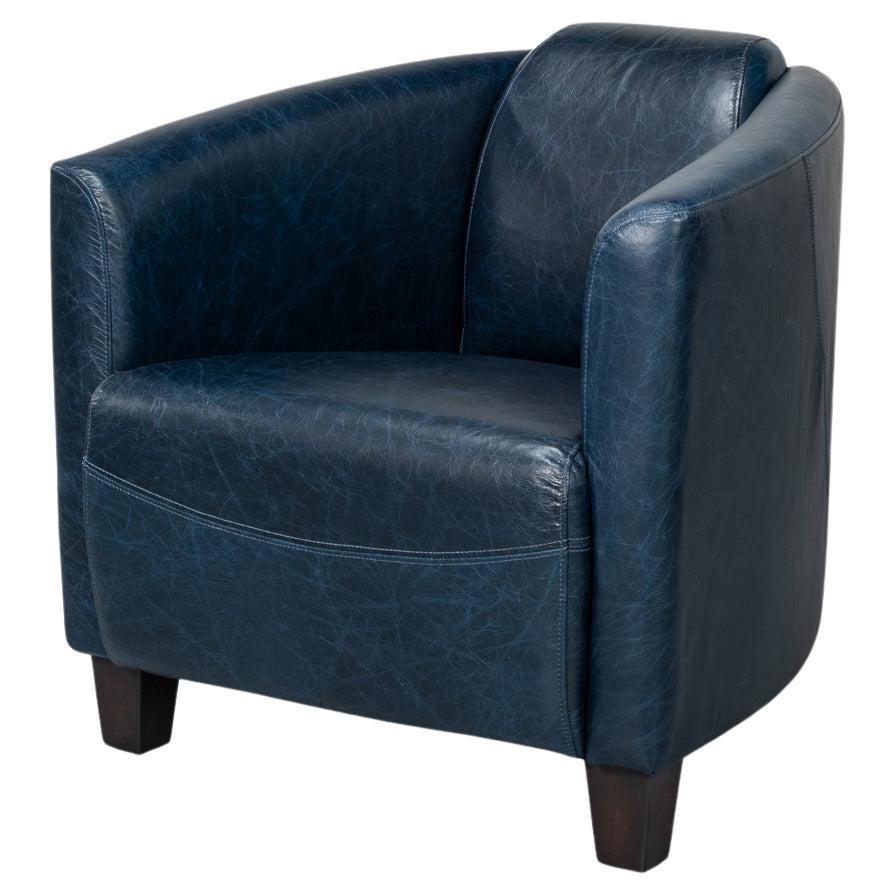 Fauteuil club en cuir bleu château en vente